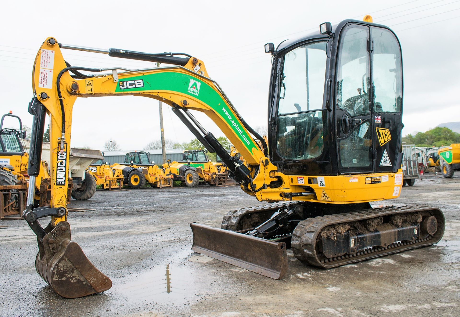 JCB 8025 ZTS 2.5 tonne rubber tracked mini excavator Year: 2015 S/N: 2226986 Recorded Hours: