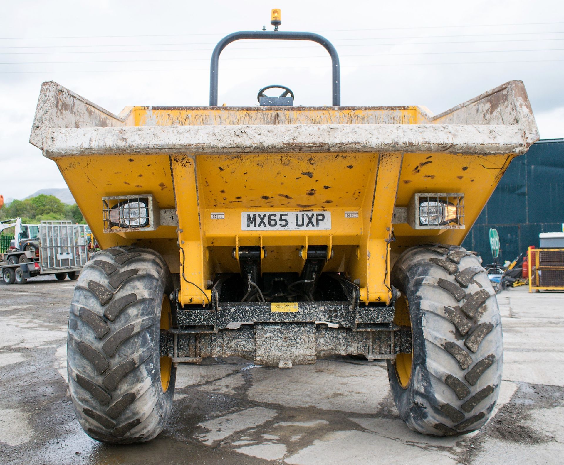 JCB 9 tonne straight skip dumper Year: 2015 S/N: 18192 Recorded Hours: 1213 A677211 - Image 5 of 14