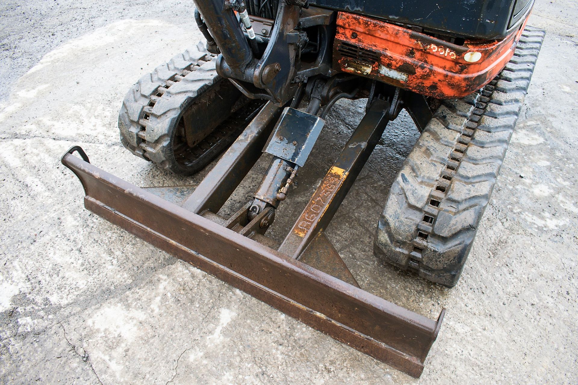 Kubota U25-3 2.5 tonne rubber tracked mini excavator Year: 2013 S/N: 25724 Recorded Hours: 1500 - Image 11 of 12