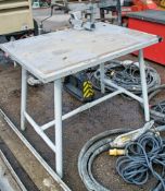 Steel site bench c/w bench vice A725754