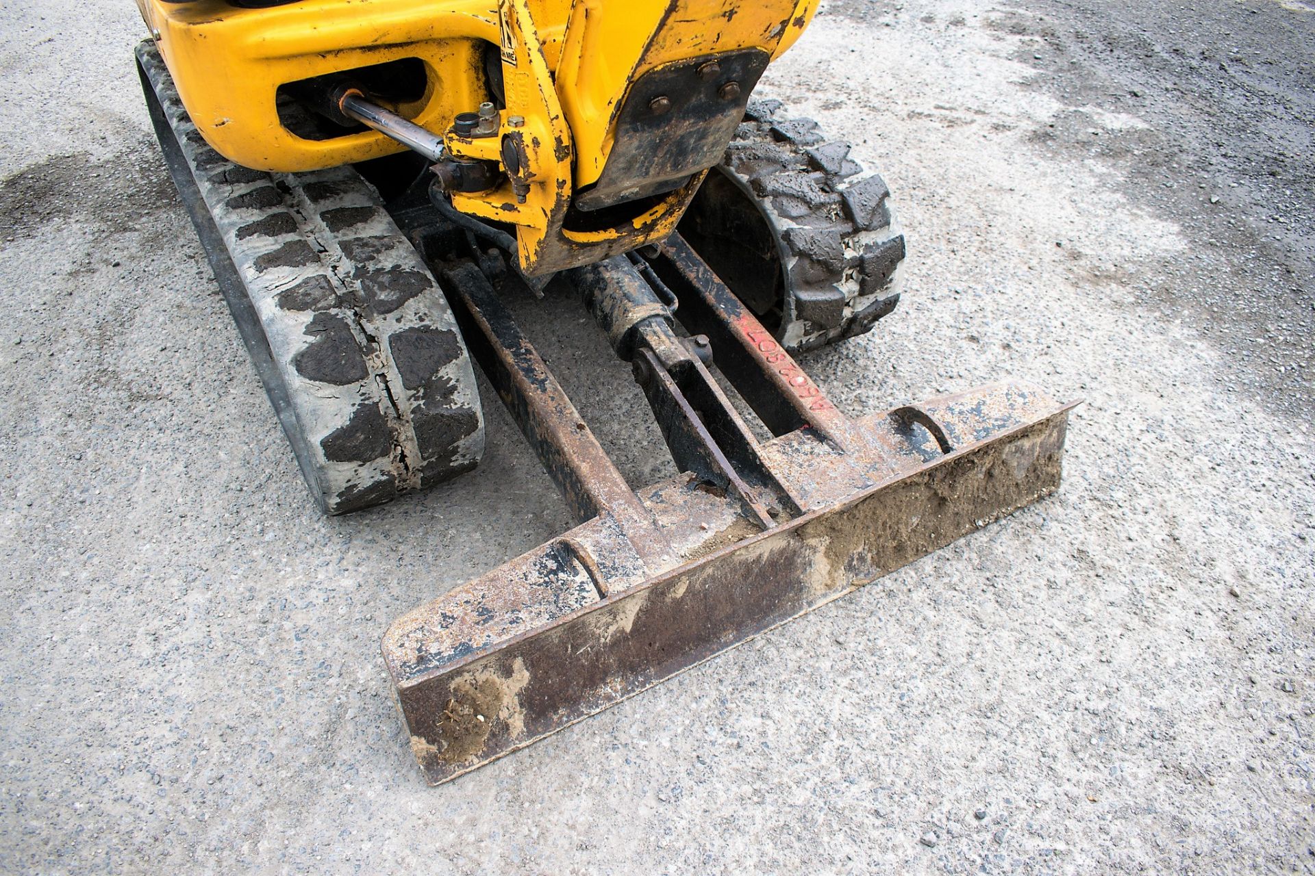 JCB 8016 1.6 tonne rubber tracked mini excavator Year: 2013 S/N: 2071455 Recorded Hours: blade, - Image 10 of 12