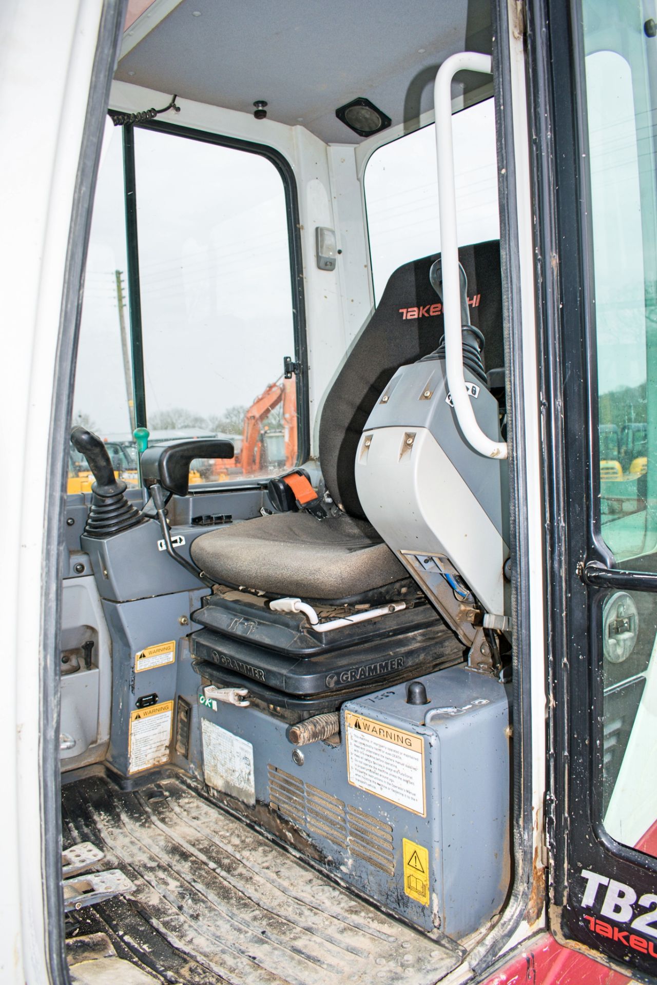 Takeuchi TB228 2.8 tonne rubber tracked mini excavator Year: 2014 S/N: 122863585 Recorded Hours: - Image 12 of 12