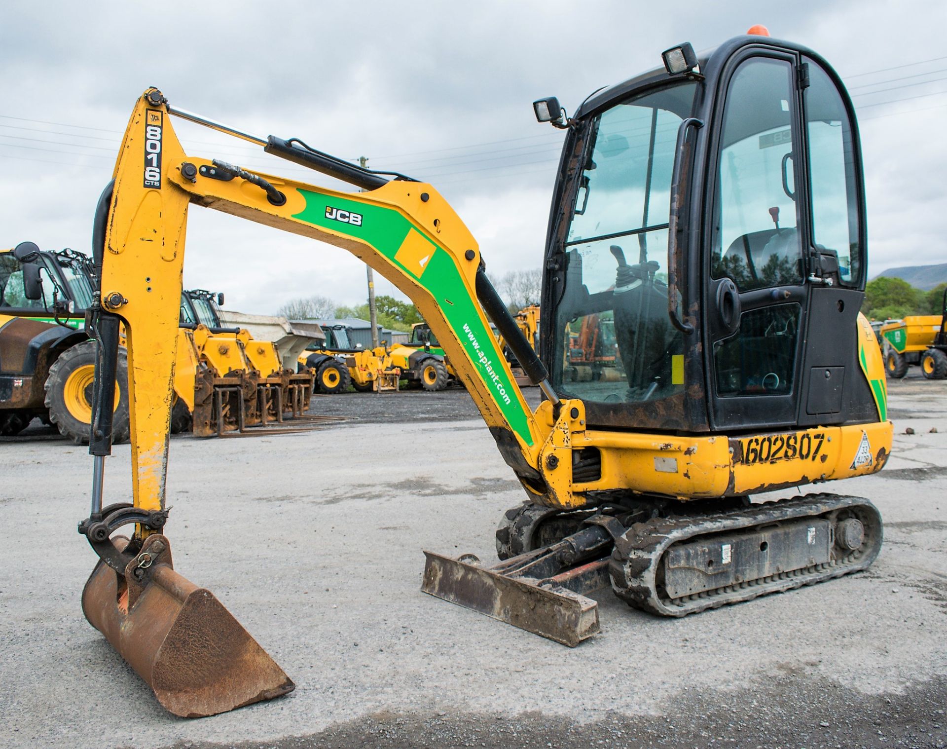 JCB 8016 1.6 tonne rubber tracked mini excavator Year: 2013 S/N: 2071455 Recorded Hours: blade,