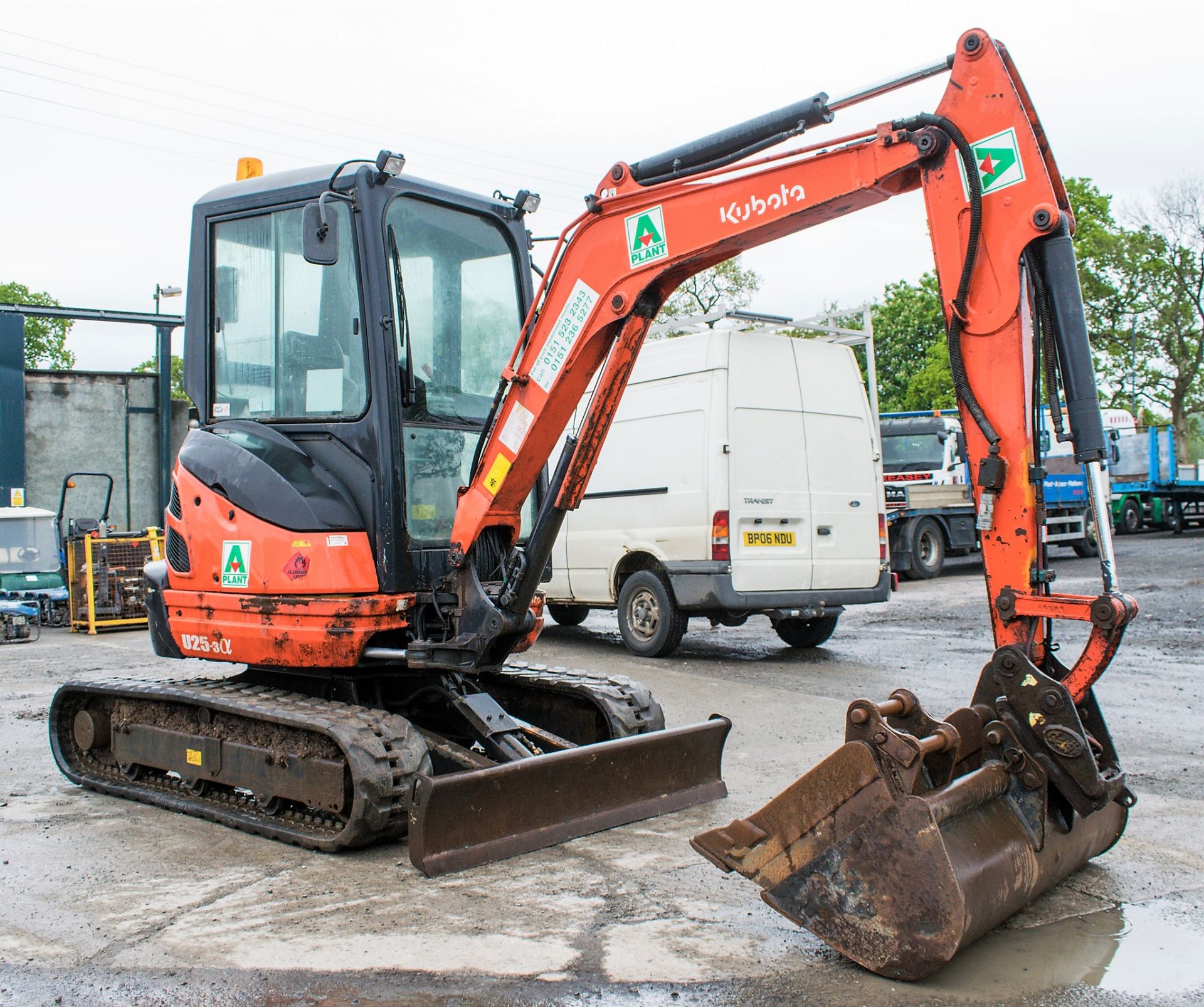 Kubota U25-3 2.5 tonne rubber tracked mini excavator Year: 2013 S/N: 25724 Recorded Hours: 1500 - Image 2 of 12