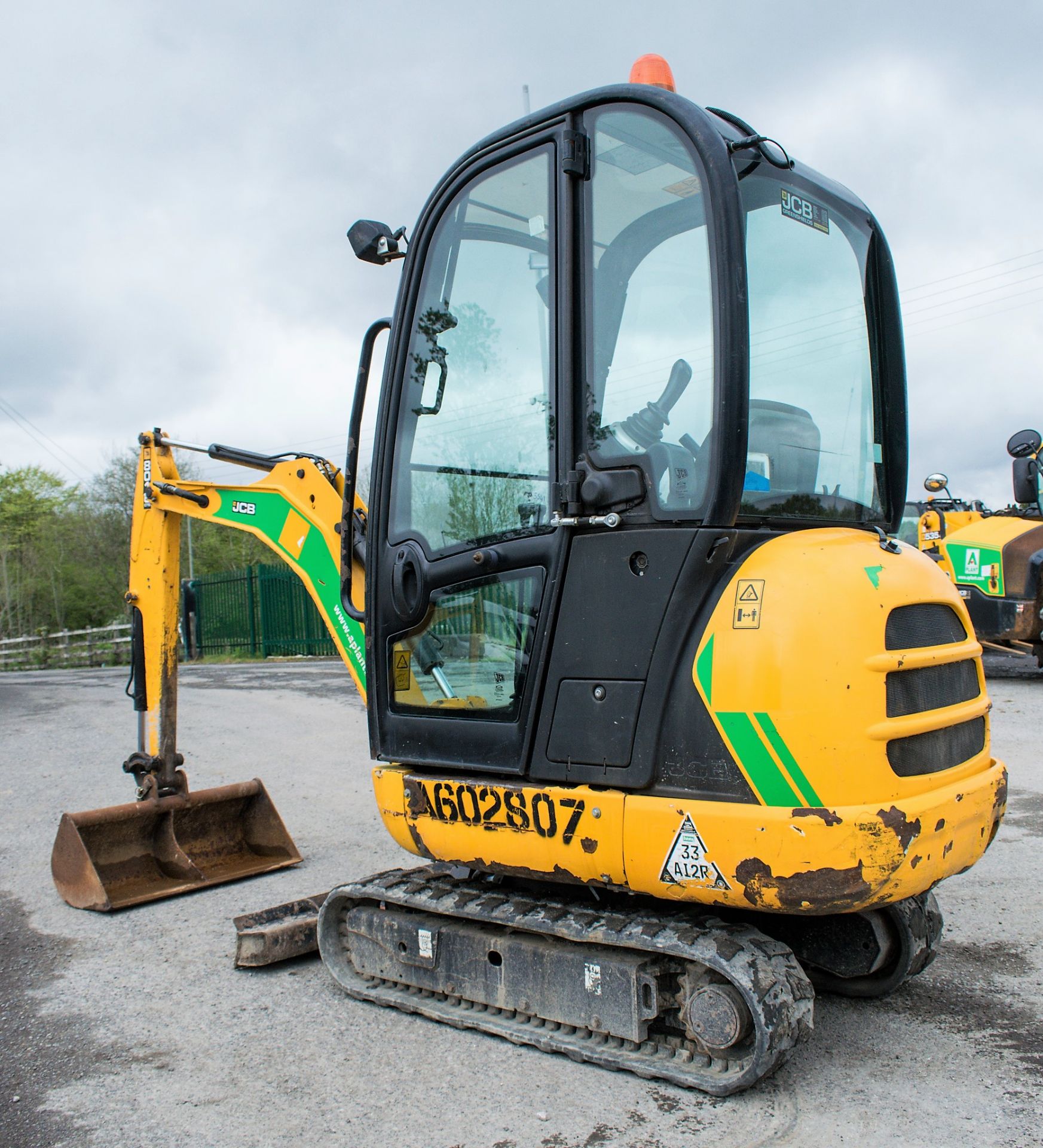 JCB 8016 1.6 tonne rubber tracked mini excavator Year: 2013 S/N: 2071455 Recorded Hours: blade, - Image 3 of 12