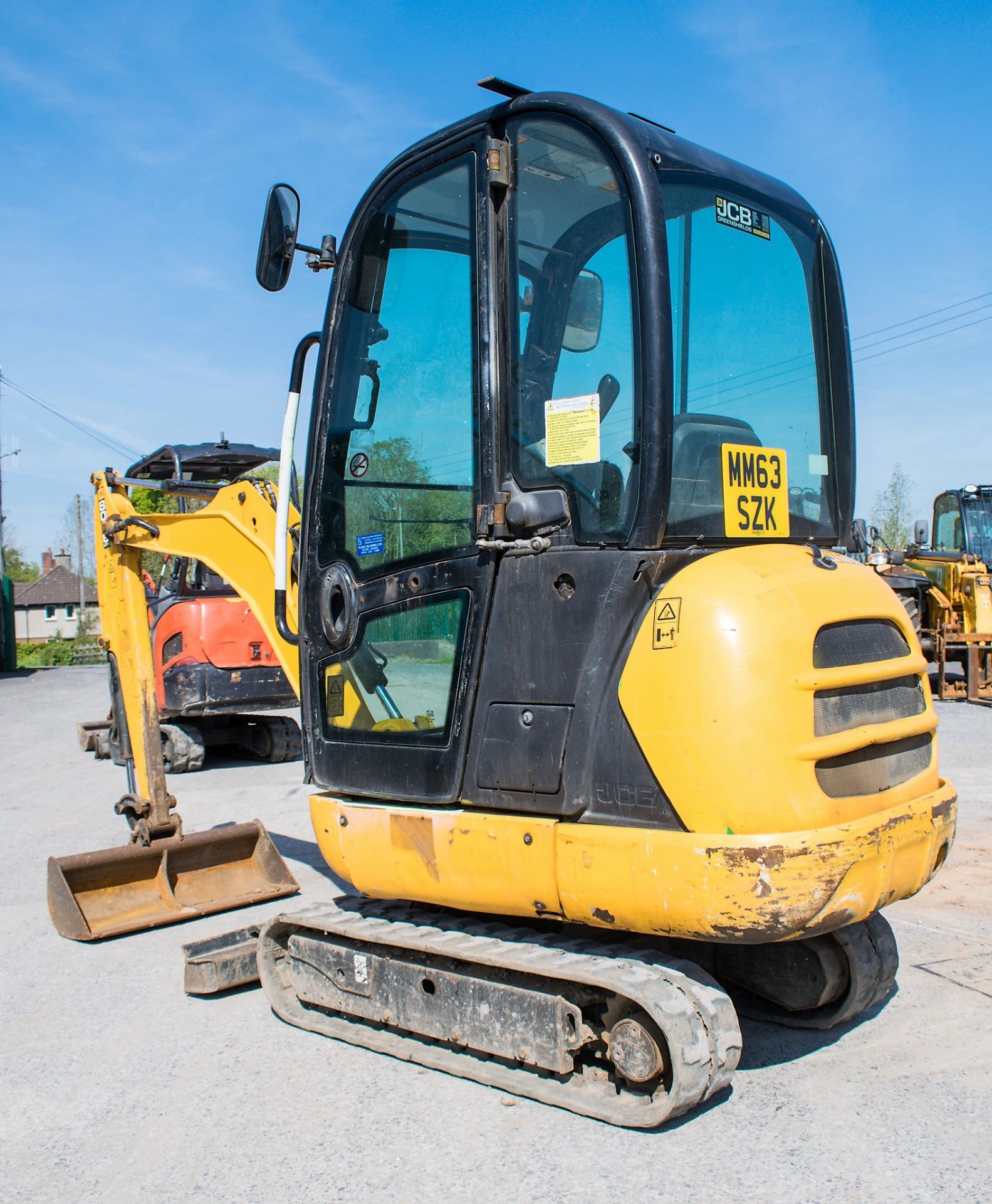 JCB 8016 1.6 tonne rubber tracked mini excavator Year: 2013 S/N: 2071486 Recorded Hours: 2226 blade, - Image 4 of 12