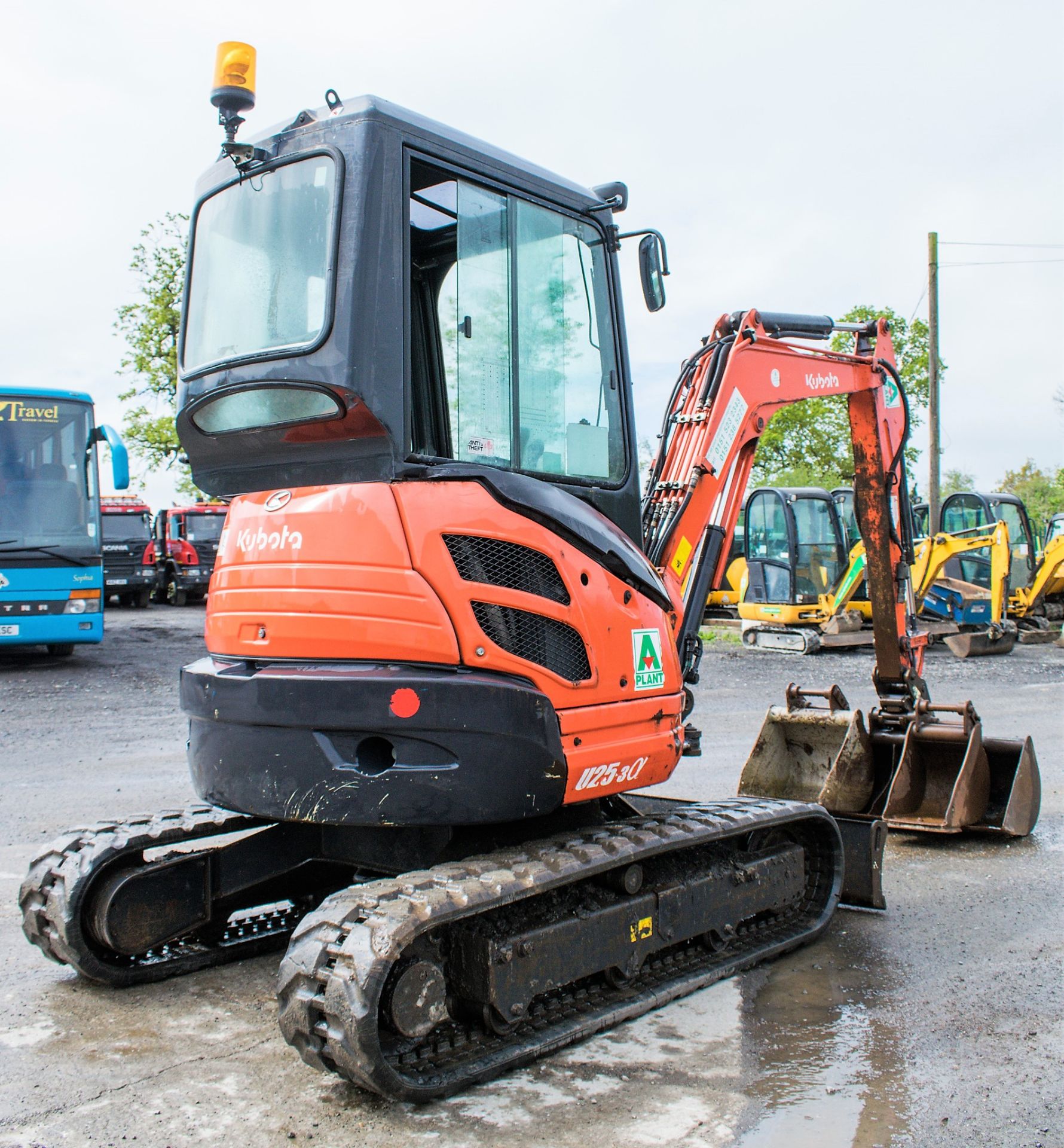 Kubota U25-3 2.5 tonne rubber tracked mini excavator Year: 2013 S/N: 25688 Recorded Hours: 1526 - Image 4 of 14