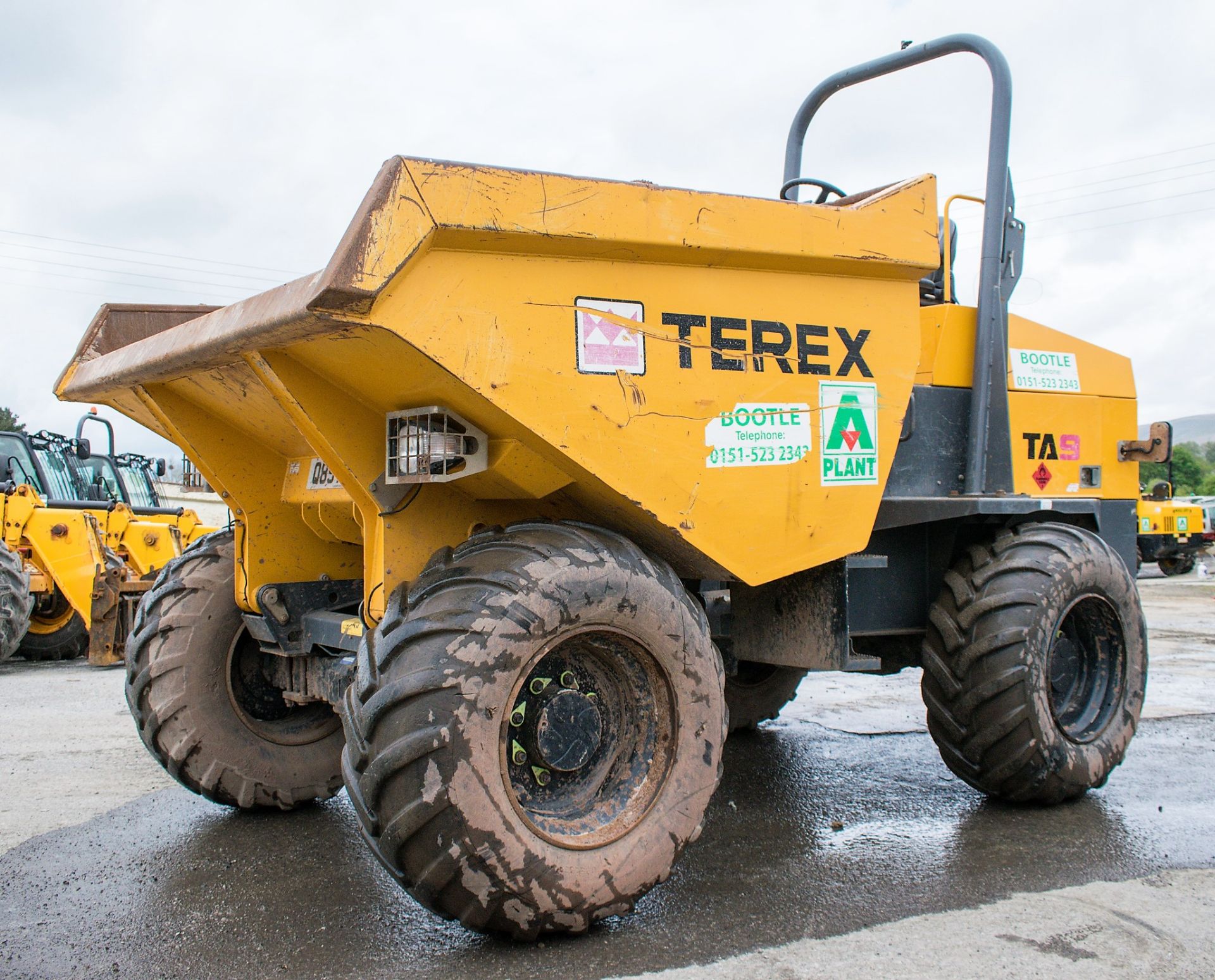 Terex 9 tonne straight skip dumper Year: 2014 S/N: DOEE8PK5978 Recorded Hours: 1626 A635139