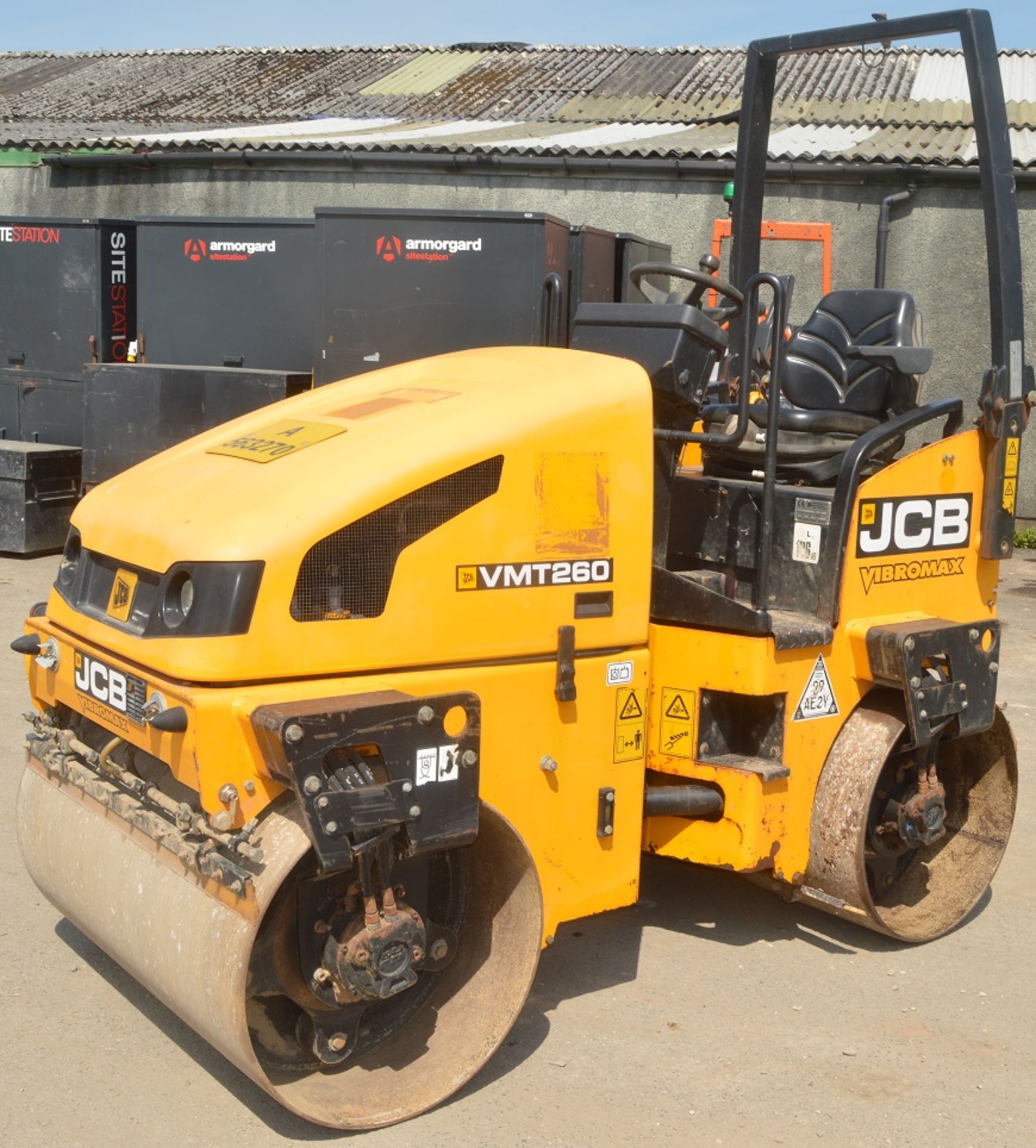 JCB VMT 260-120 double drum ride on roller Year: 2011 S/N: 2803244 Recorded Hours: A563270