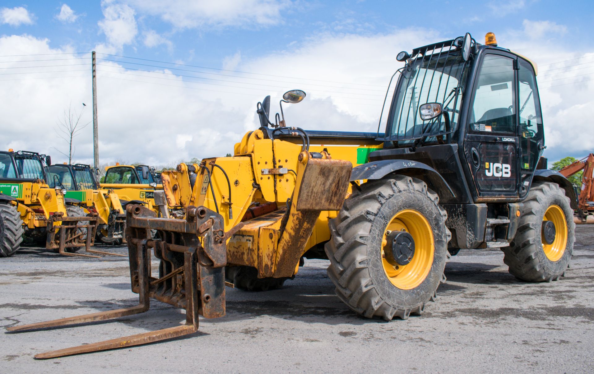 JCB 535-125 Hi-Viz 12.5 metre telescopic handler Year: 2015 S/N: 2347285 Recorded Hours: 2676