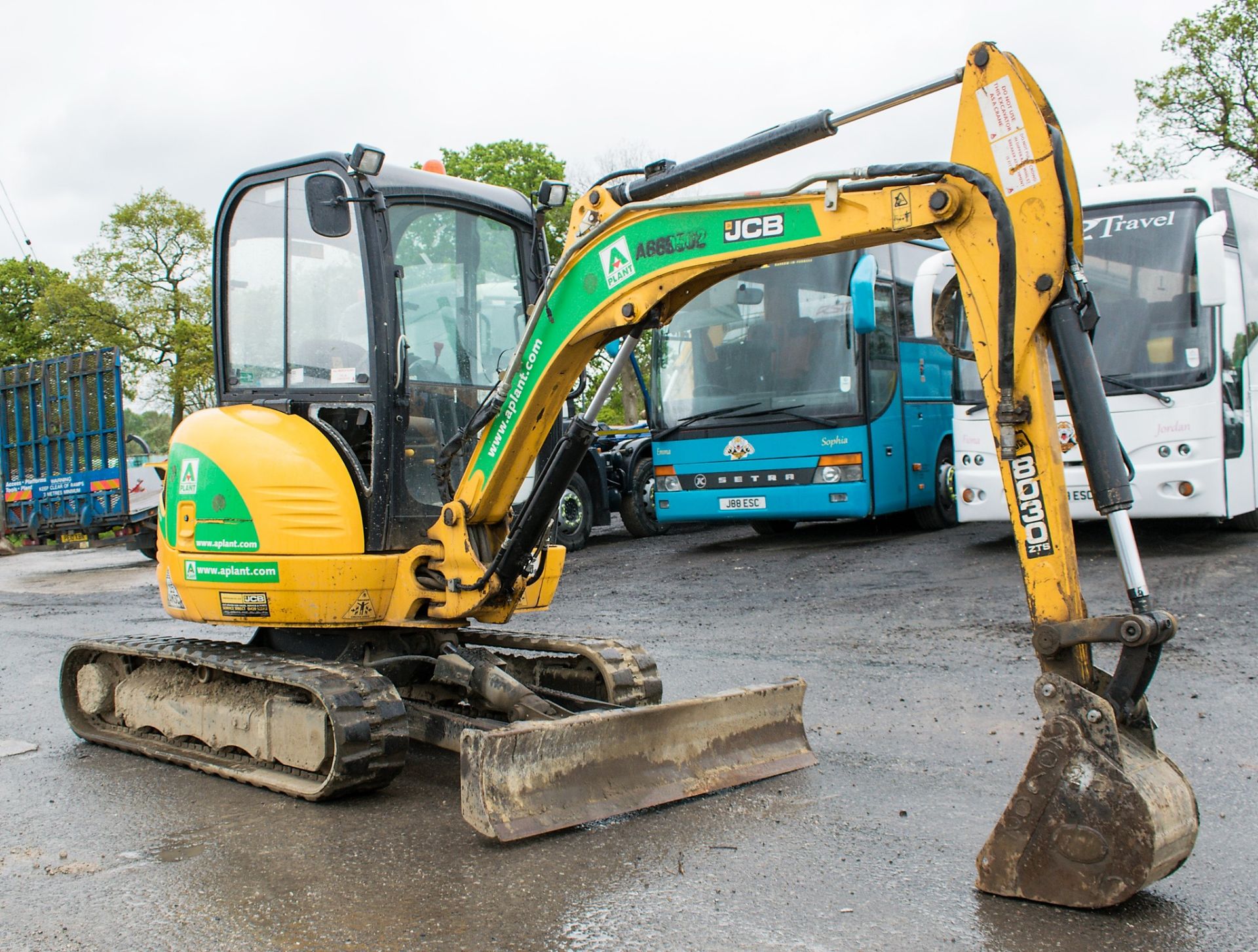 JCB 8030 ZTS 3 tonne rubber tracked mini excavator Year: 2015 S/N: 2432303 Recorded hours: 1204 - Image 2 of 12