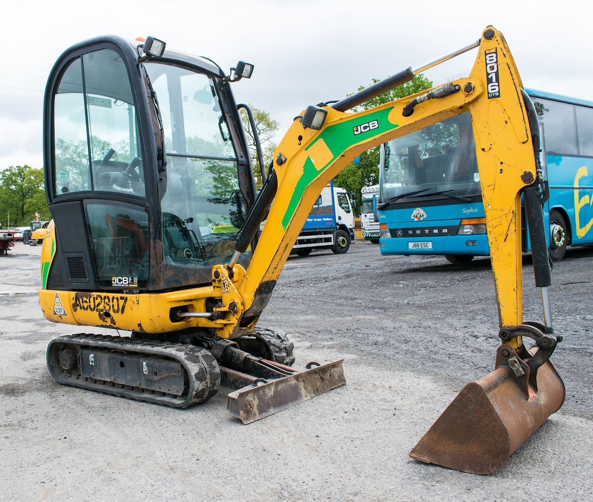 JCB 8016 1.6 tonne rubber tracked mini excavator Year: 2013 S/N: 2071455 Recorded Hours: blade, - Image 2 of 12