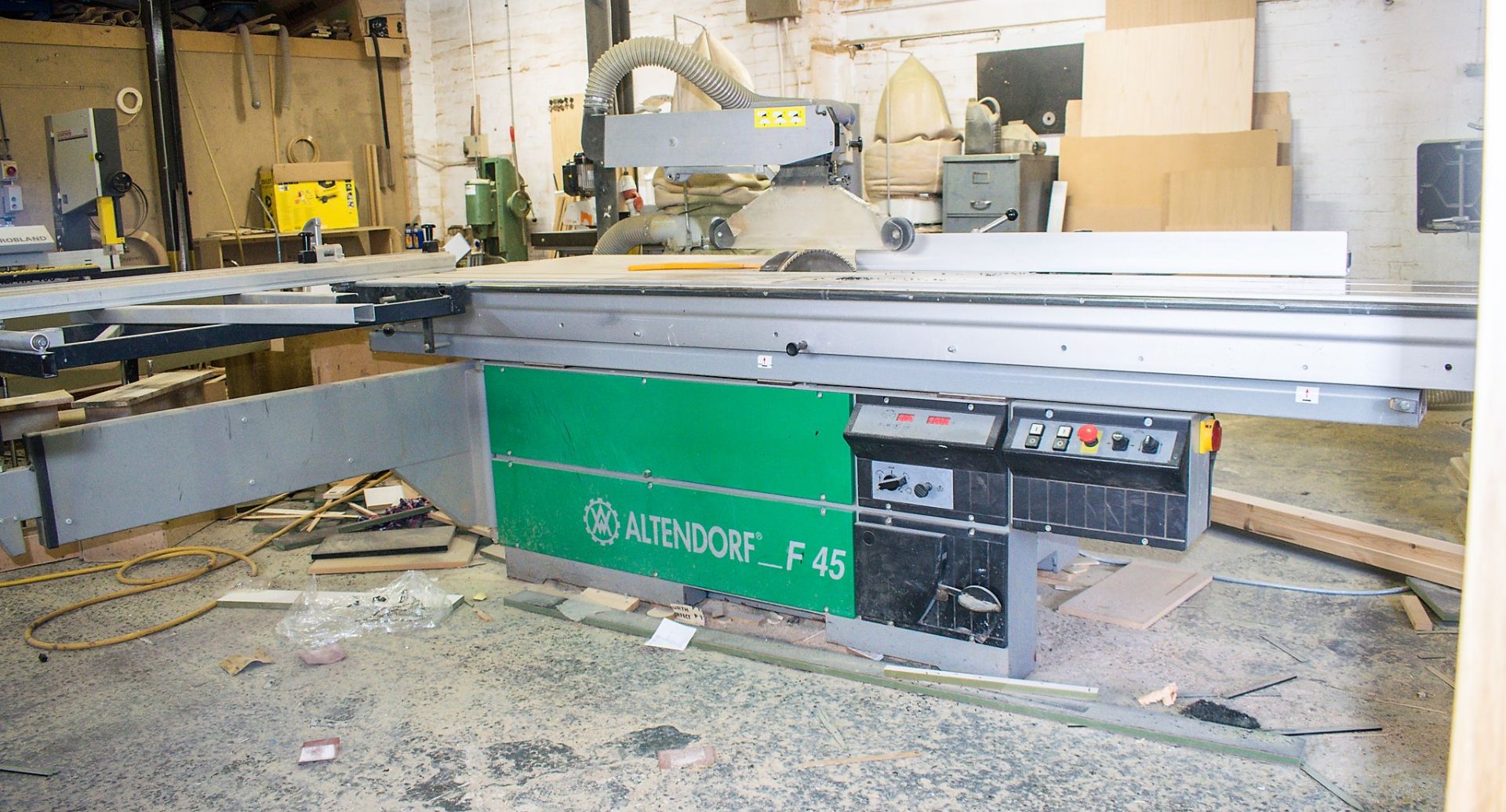 Altendorf F45 350mm sliding table panel saw  Year: 1997 S/N: 97-10-100 Sliding bed size: 3200mm - Image 2 of 11