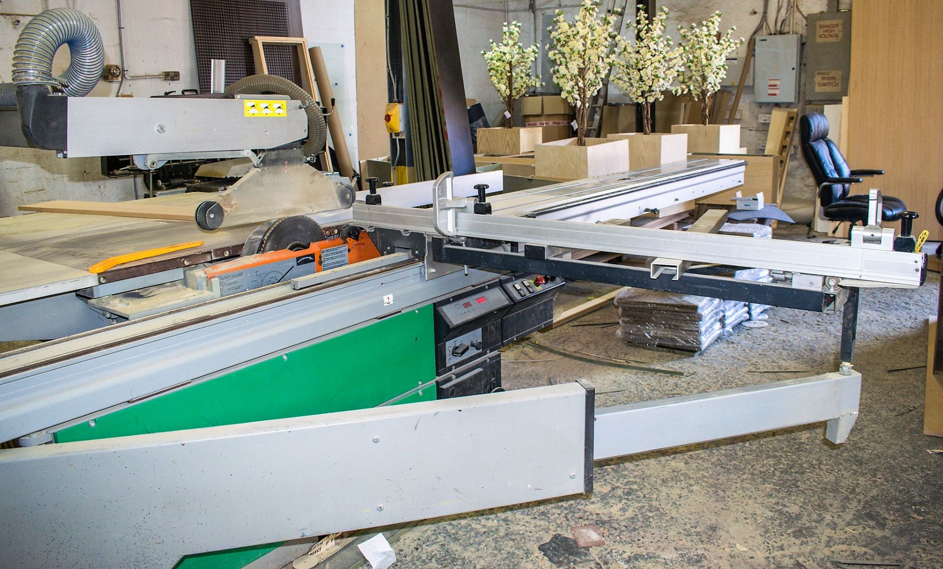 Altendorf F45 350mm sliding table panel saw  Year: 1997 S/N: 97-10-100 Sliding bed size: 3200mm - Image 10 of 11