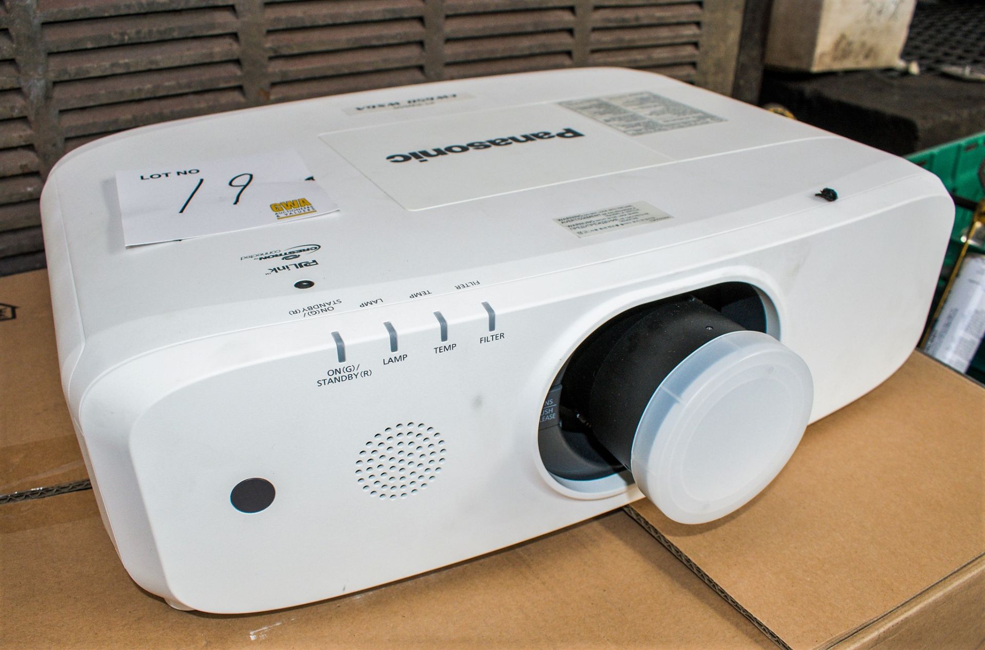 Panasonic PT-EW650EJ projector ** No remote **