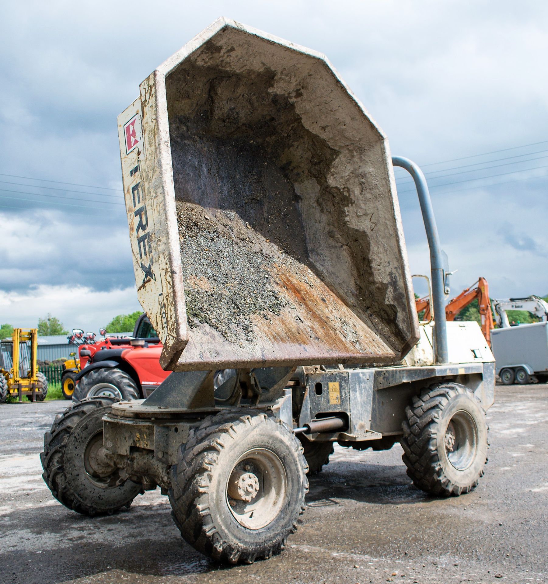 Terex 3 tonne swivel skip dumper Year: 2007 S/N: E704FS141 Recorded Hours: Not displayed (Clock - Image 7 of 15