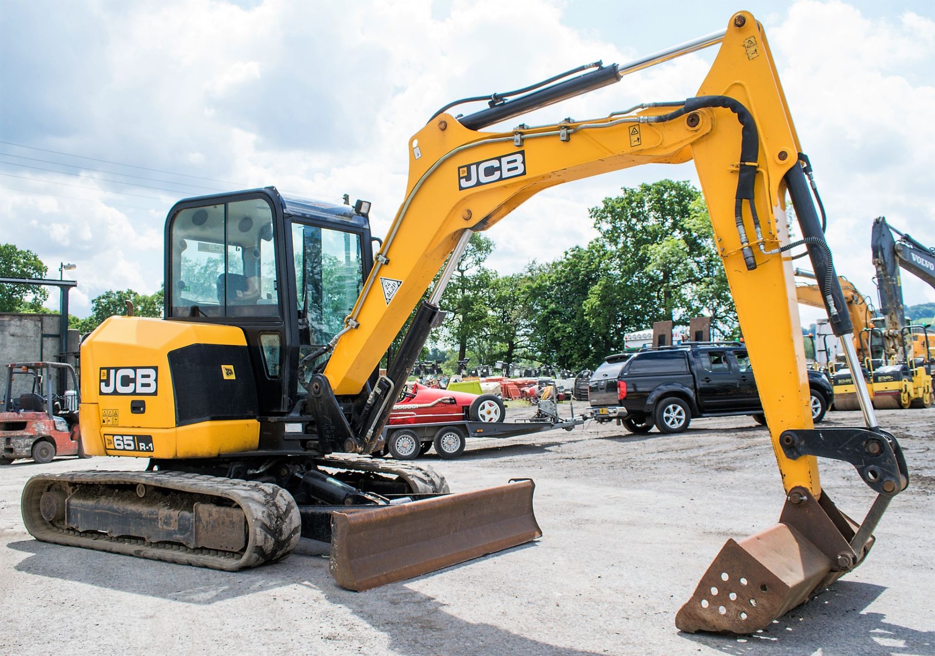 JCB 65 R-1 6.5 tonne rubber tracked excavator Year: 2015 S/N: 1913919 Recorded Hours: 1887 blade, - Image 2 of 12