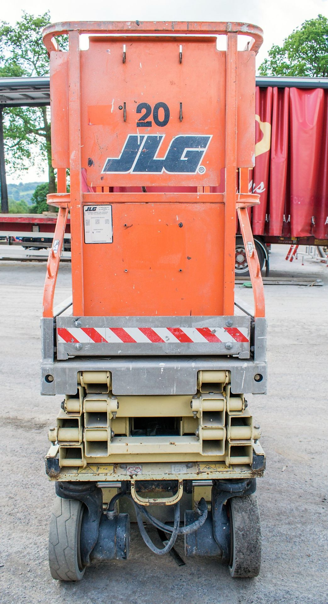 JLG 1930ES 19ft battery electric scissor lift access platform Year: 2003 S/N: 113766 Recorded hours: - Image 6 of 9