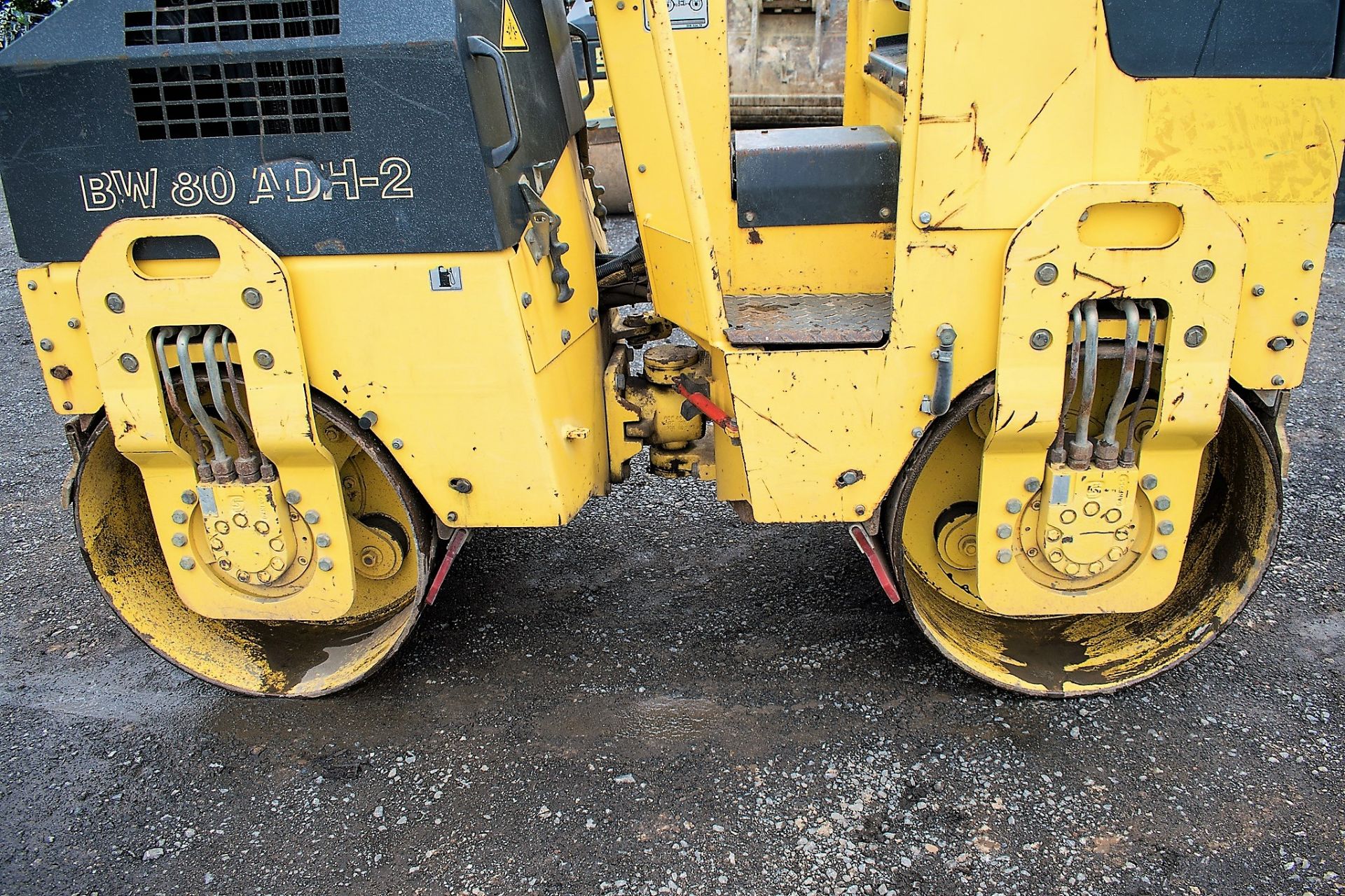 Bomag BW80 ADH-2 double drum ride on roller Year: 2007 S/N: 26894 Recorded Hours: 663 974 - Image 7 of 10