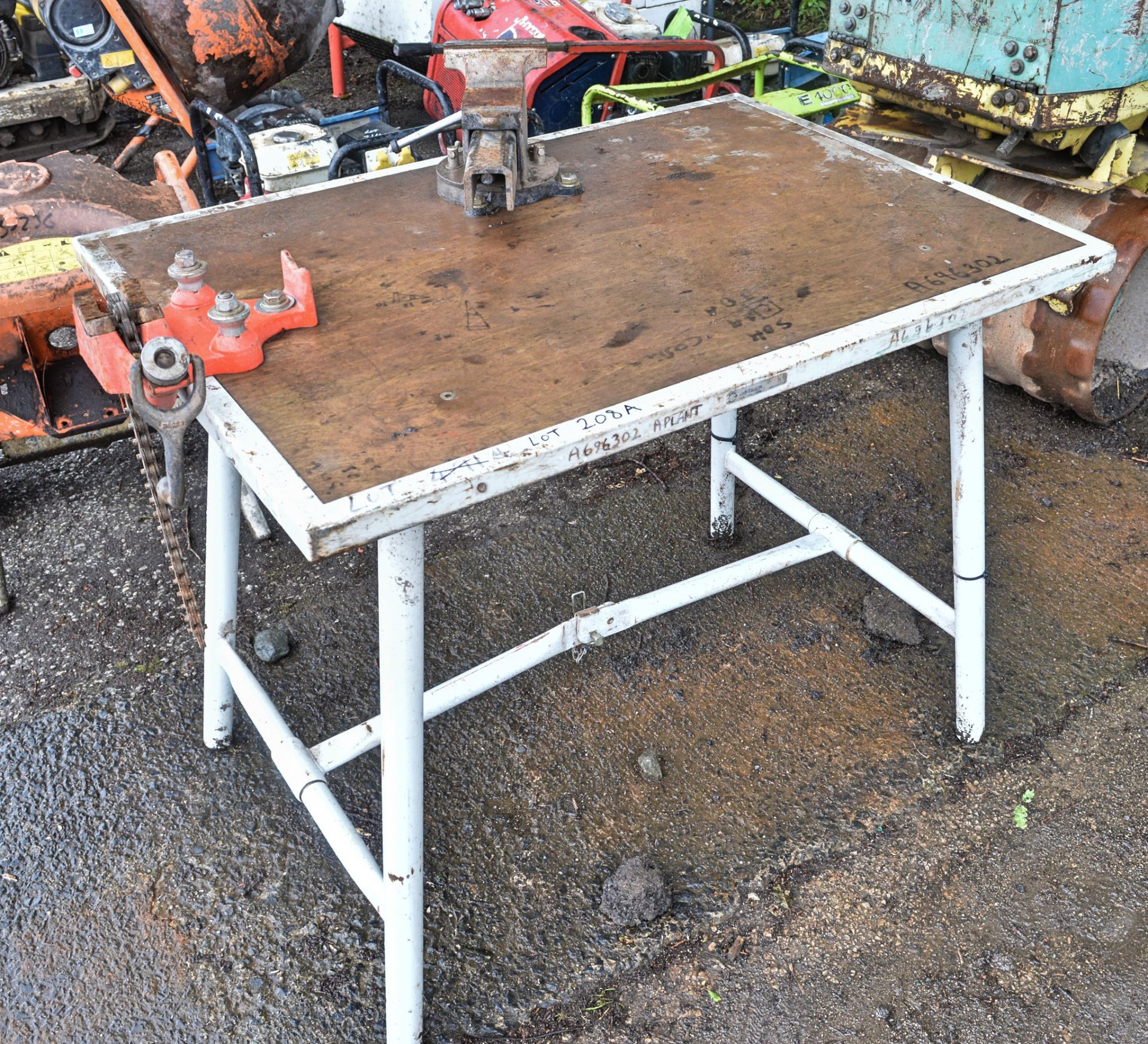 Collapsible work bench  c/w bench vice and pipe vice  C/O