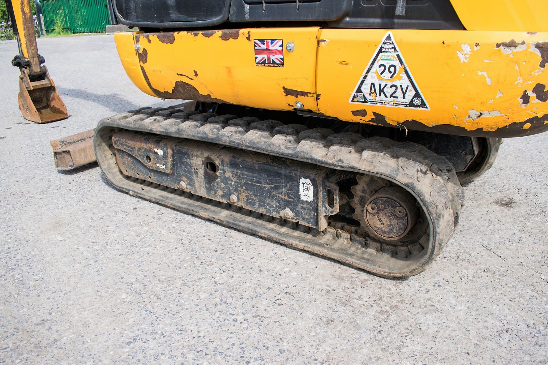 JCB 8016 CTS 1.5 tonne rubber tracked mini excavator Year: 2014 S/N: 2071618 Recorded Hours: 1942 - Image 7 of 12