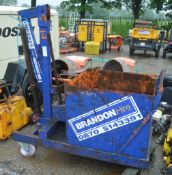 Hydraulic lifting bin ** Parts missing **