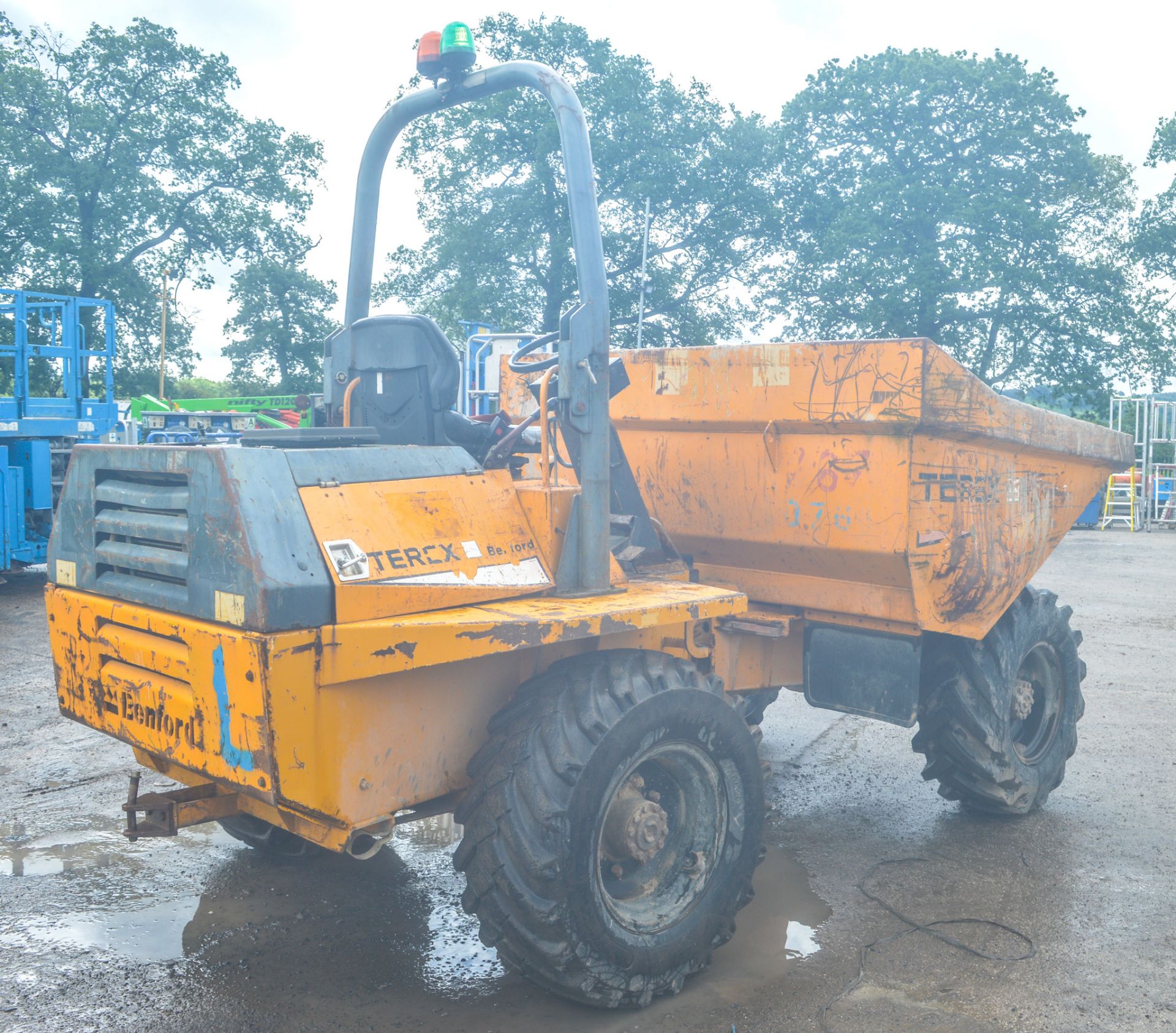 Benford Terex 6 tonne straight skip dumper Year: 2005 S/N: E504ET193 Recorded Hours: *Clock - Image 4 of 13