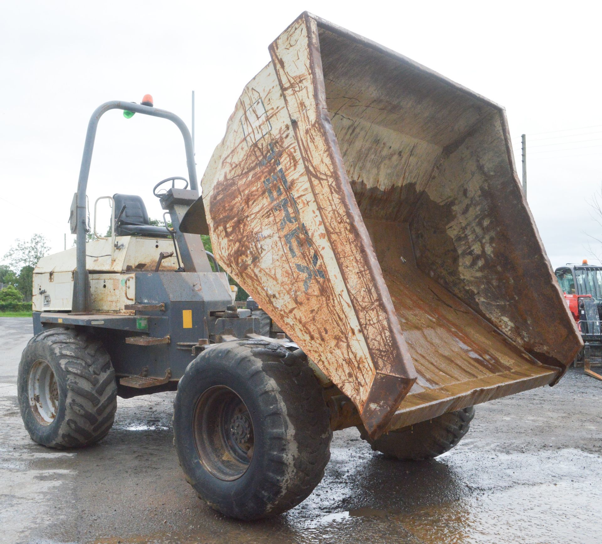 Terex 9 tonne straight skip dumper  Year: 2007 S/N: E701FM090 Rec Hours: Clock Inoperative  1416 - Image 14 of 14