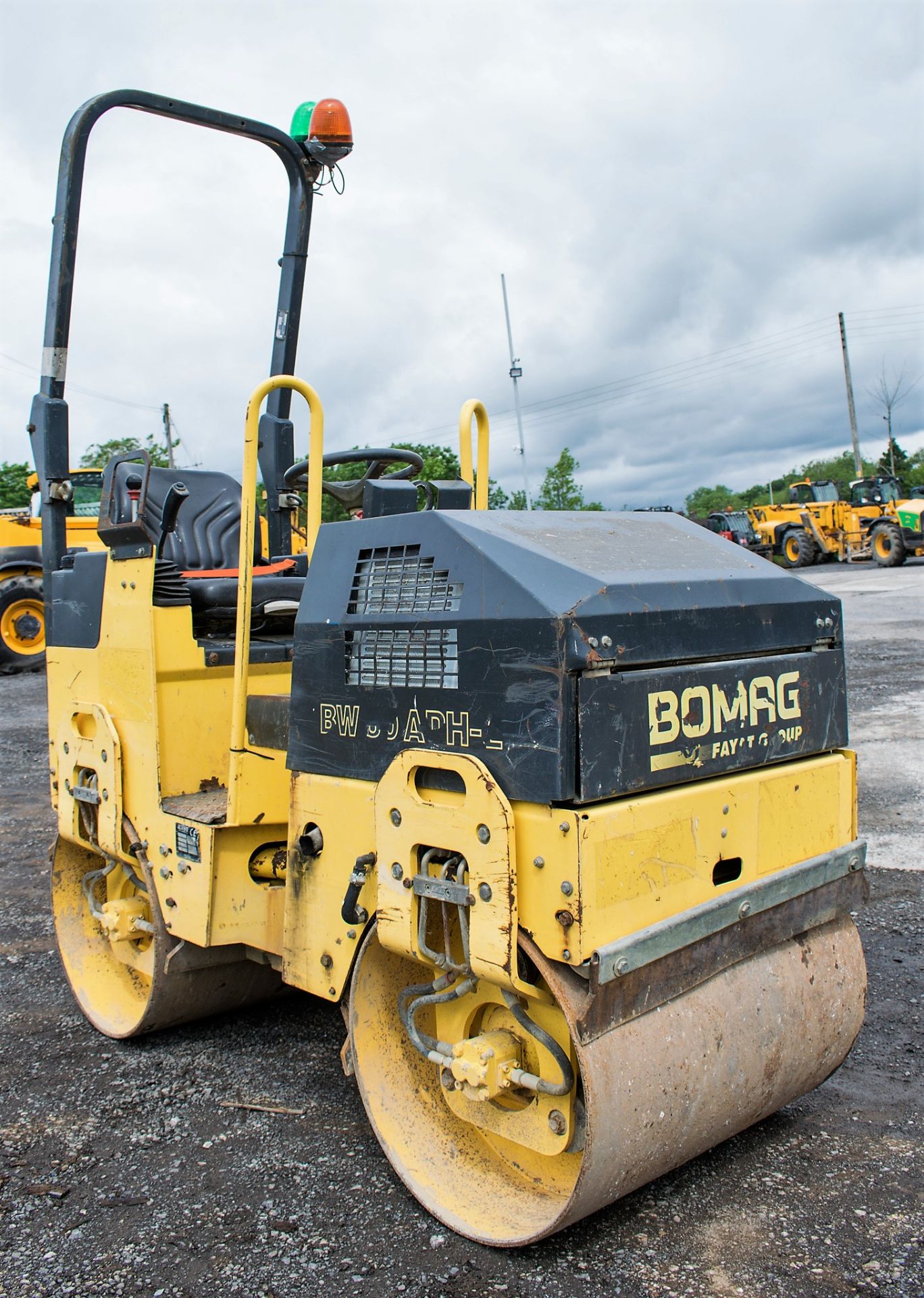 Bomag BW80 ADH-2 double drum ride on roller Year: 2007 S/N: 26895 Recorded Hours: 971 975 - Image 2 of 10