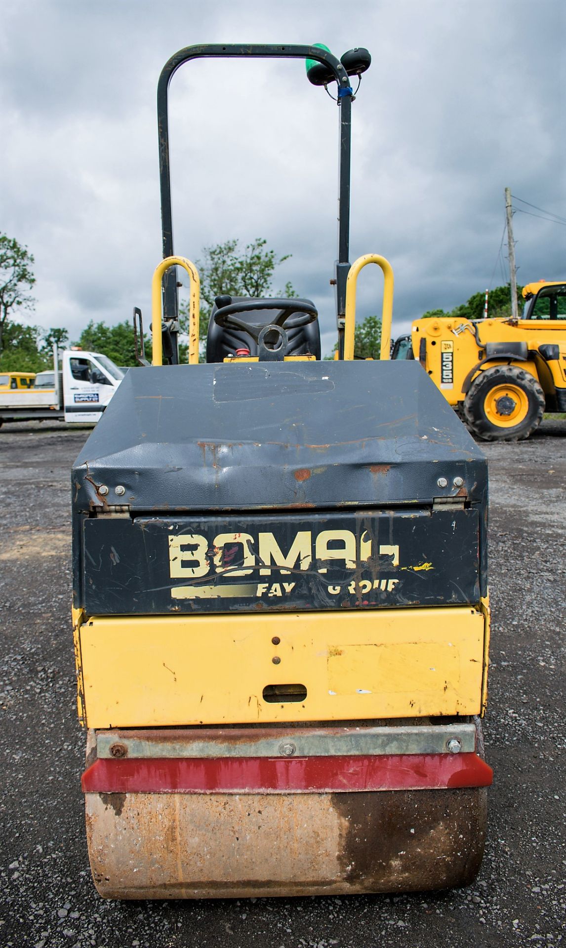 Bomag BW80 ADH-2 double drum ride on roller Year: 2007 S/N: 26897 Recorded Hours: 937 977 - Image 5 of 10