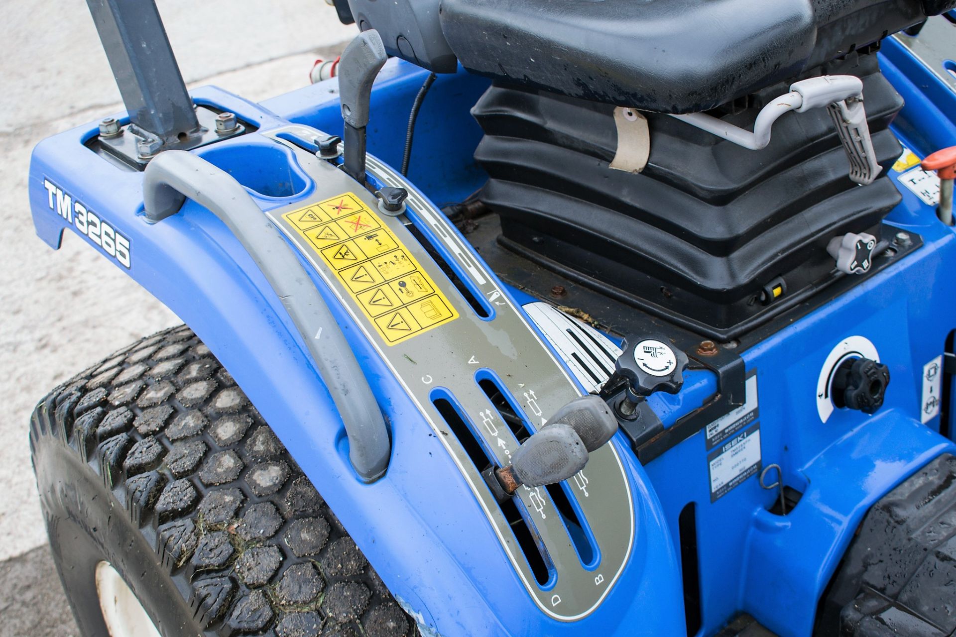 Iseki Hydro TM3265 4WD compact tractor Year: 2012 S/N: 000770 Recorded Hours: 2709 c/w Iseki SRM54 - Bild 9 aus 13