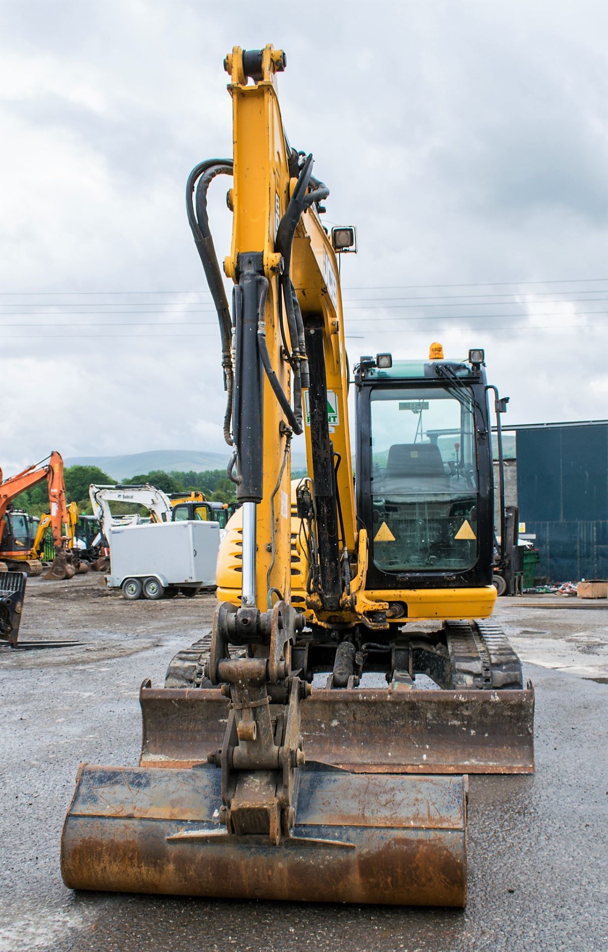 JCB 8085 ECO 8.5 tonne rubber tracked excavator Year: 2013 S/N: 1073067 Recorded Hours: 2912 - Image 5 of 13