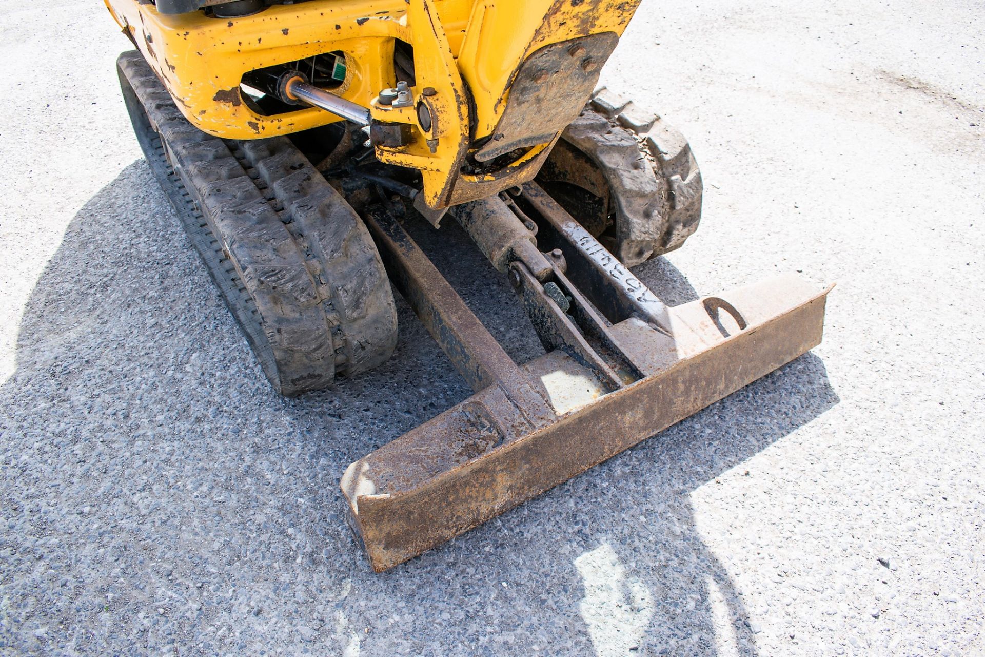 JCB 8016 CTS 1.5 tonne rubber tracked mini excavator Year: 2014 S/N: 2071618 Recorded Hours: 1942 - Image 10 of 12