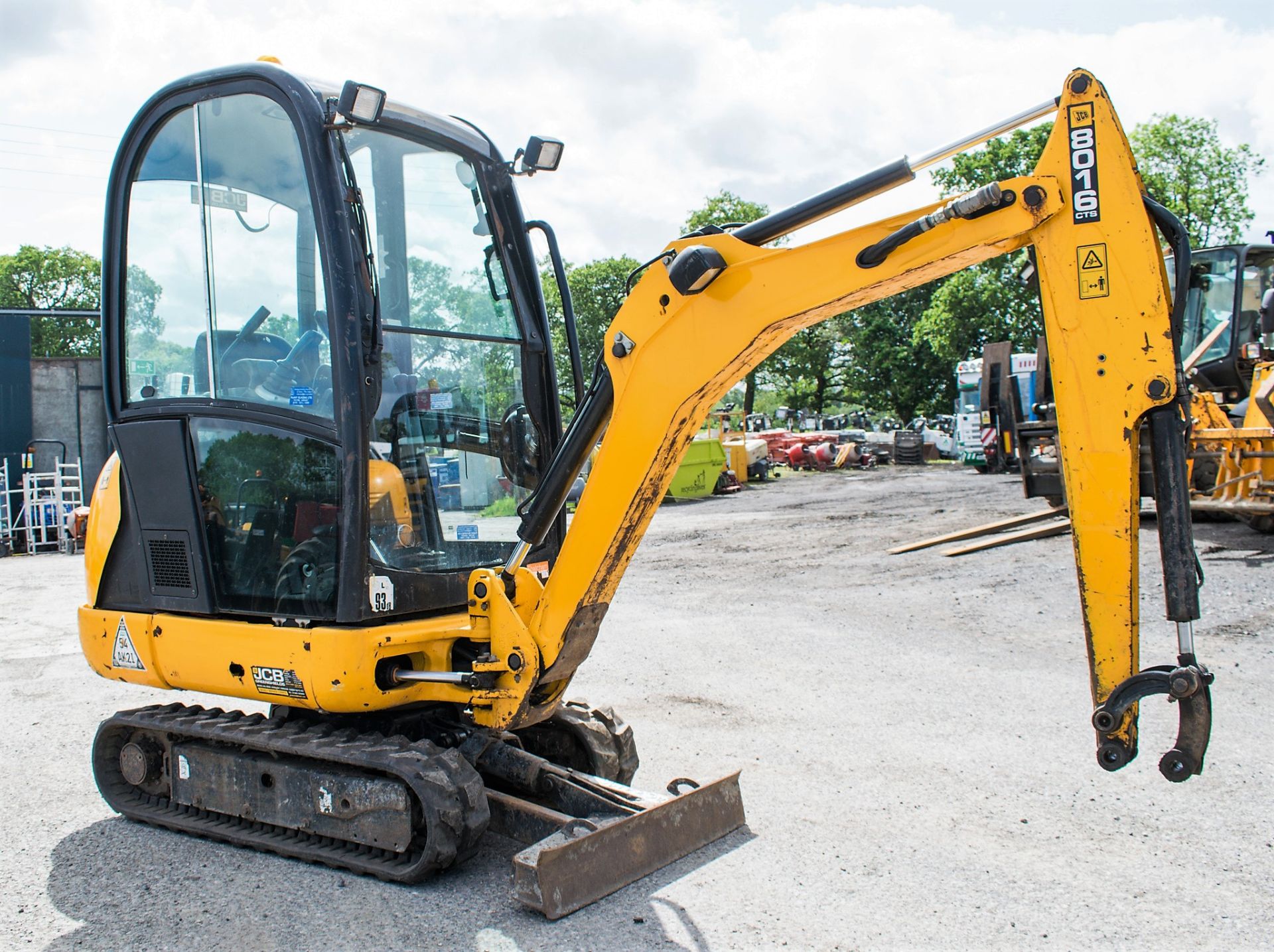 JCB 8016 CTS 1.5 tonne rubber tracked mini excavator Year: 2014 S/N: 2071575 Recorded Hours: 1971 - Image 2 of 12