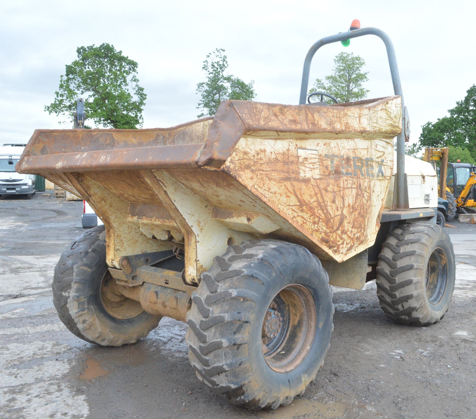 Terex 9 tonne straight skip dumper  Year: 2007 S/N: E701FM090 Rec Hours: Clock Inoperative  1416