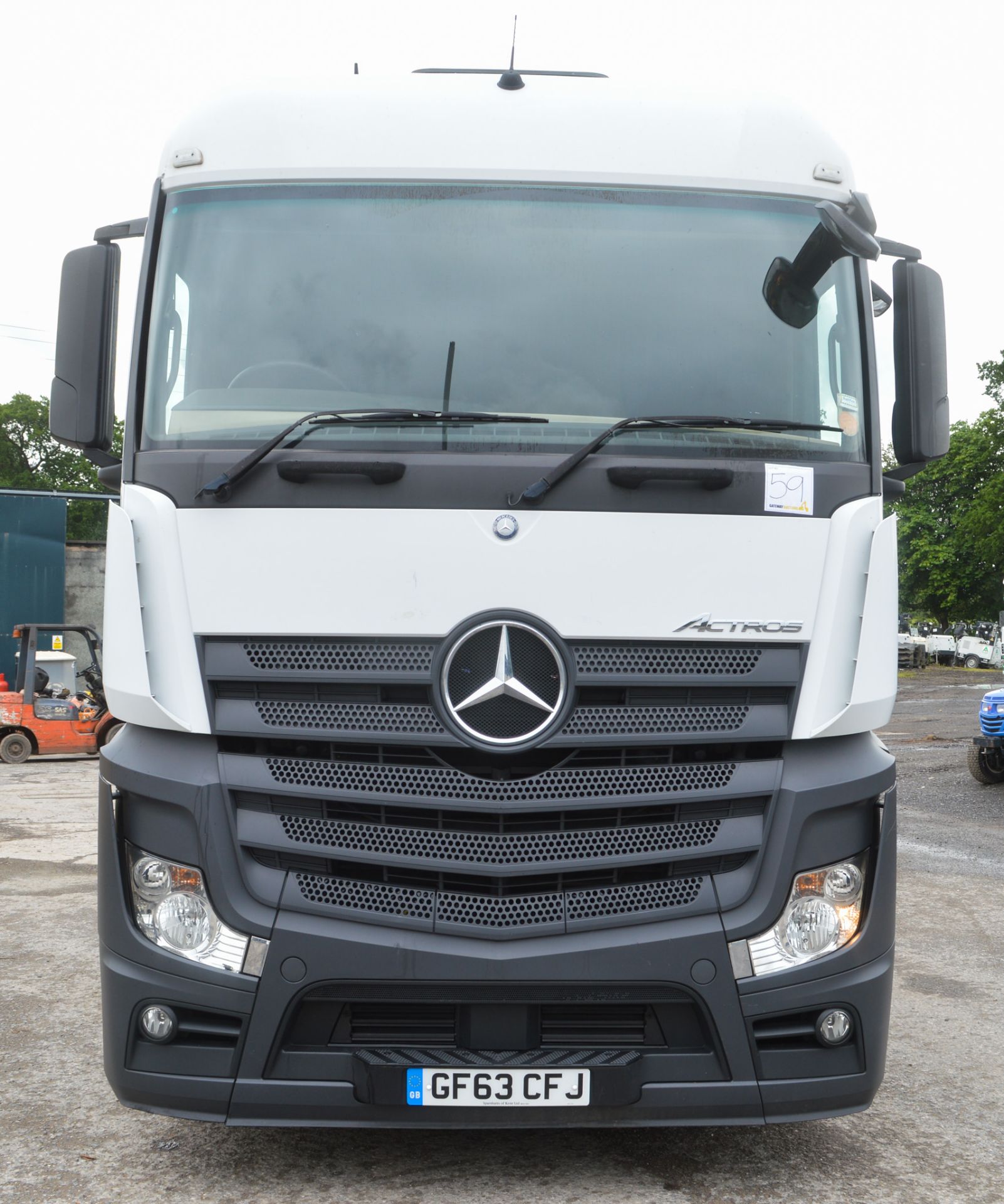 Mercedes Benz Actros 2545 6 x 2 tractor unit Reg No: GF63CFS Recorded Miles: 336564 MOT Expires: 30 - Image 3 of 17