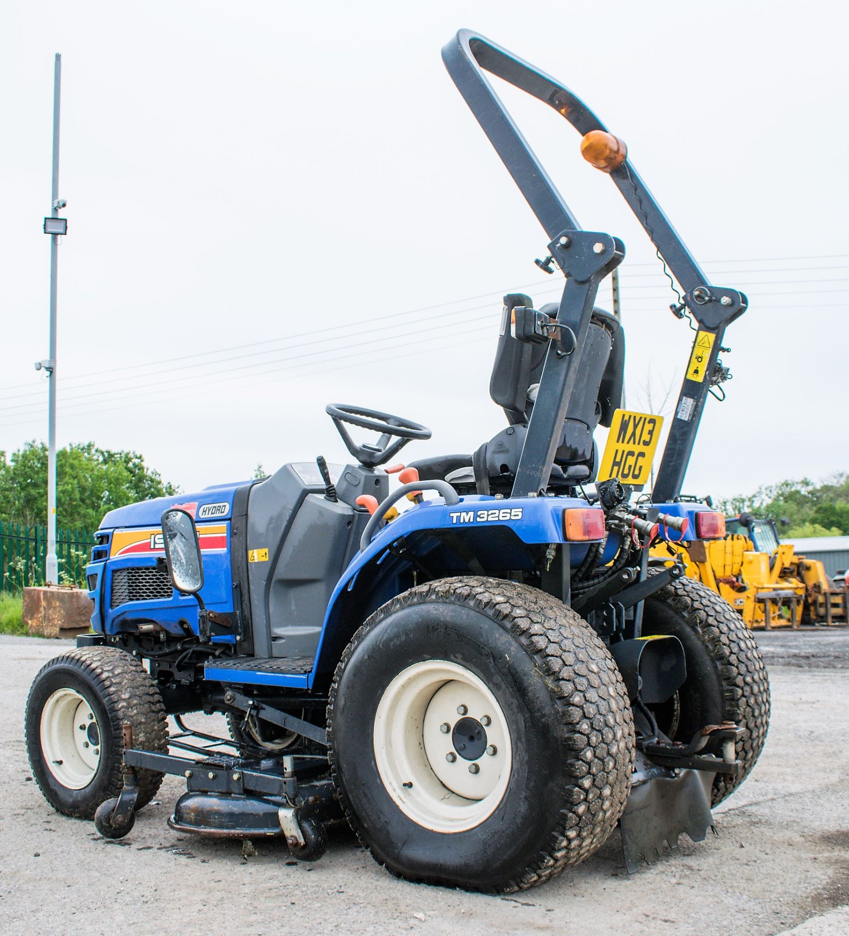 Iseki Hydro TM3265 4WD compact tractor Year: 2012 S/N: 000770 Recorded Hours: 2709 c/w Iseki SRM54 - Bild 3 aus 13