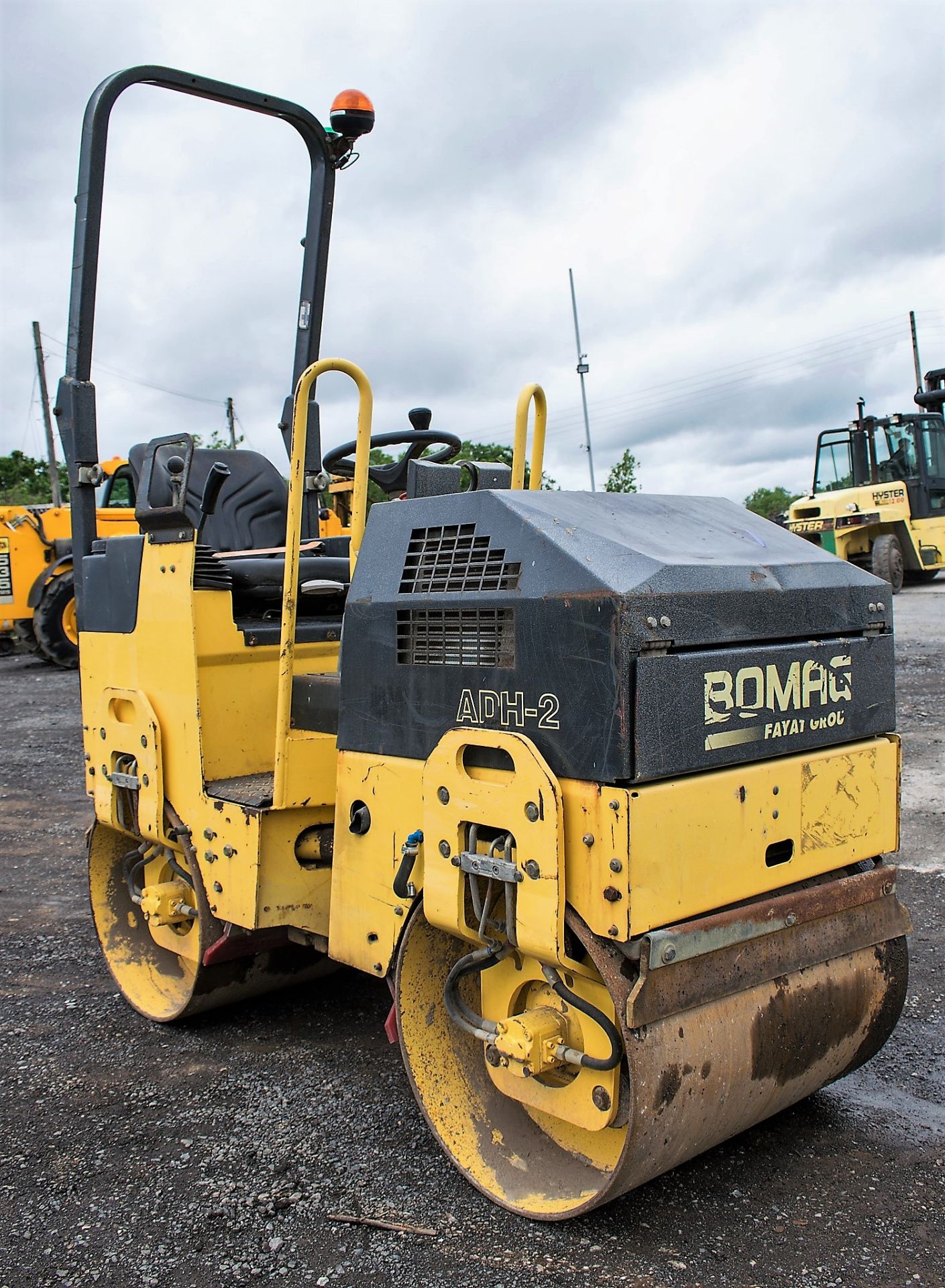 Bomag BW80 ADH-2 double drum ride on roller Year: 2007 S/N: 26894 Recorded Hours: 663 974 - Image 2 of 10