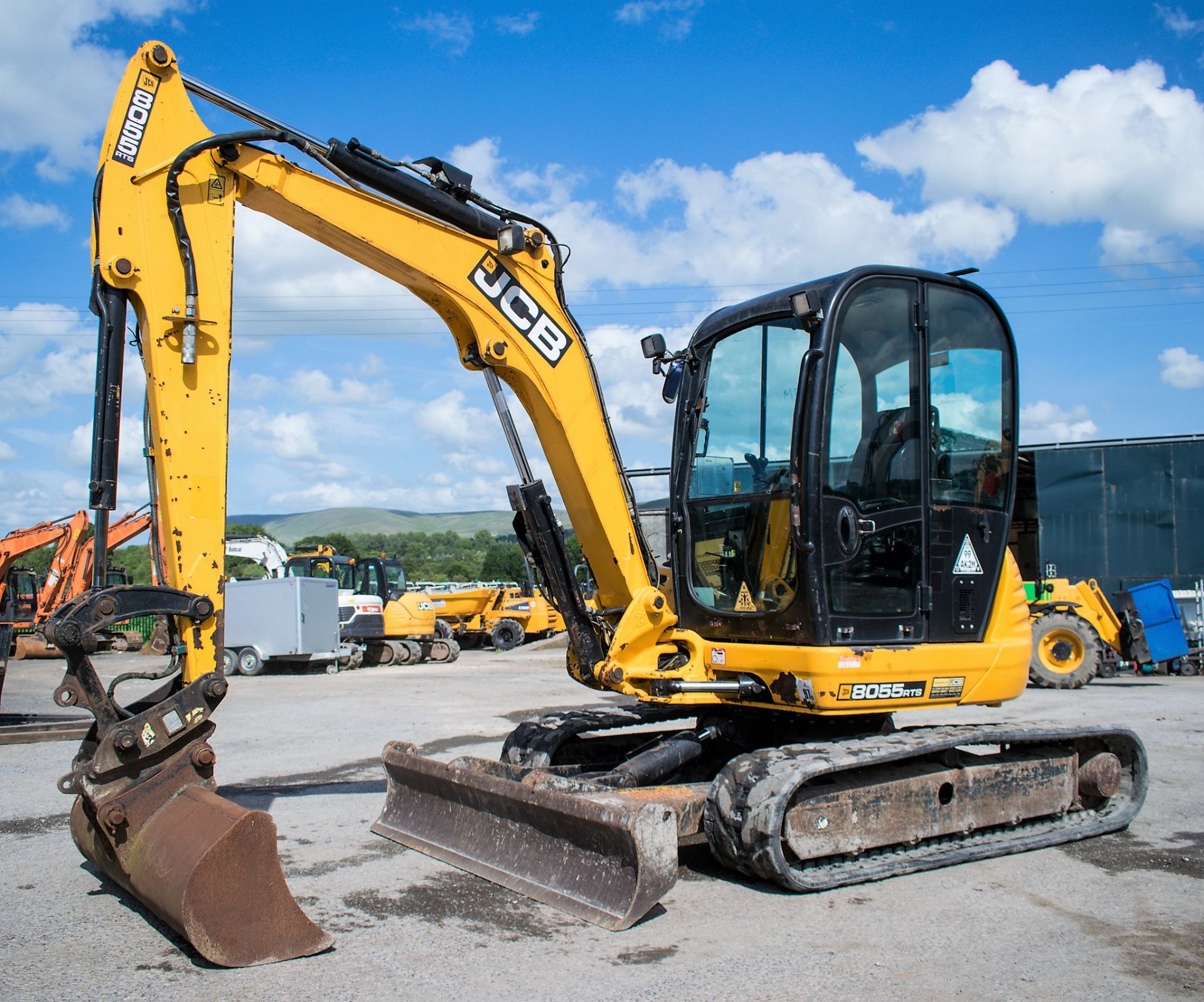 JCB 8055 RTS 5.5 tonne rubber tracked excavator Year: 2014 S/N: 2060716 Recorded Hours: 2298