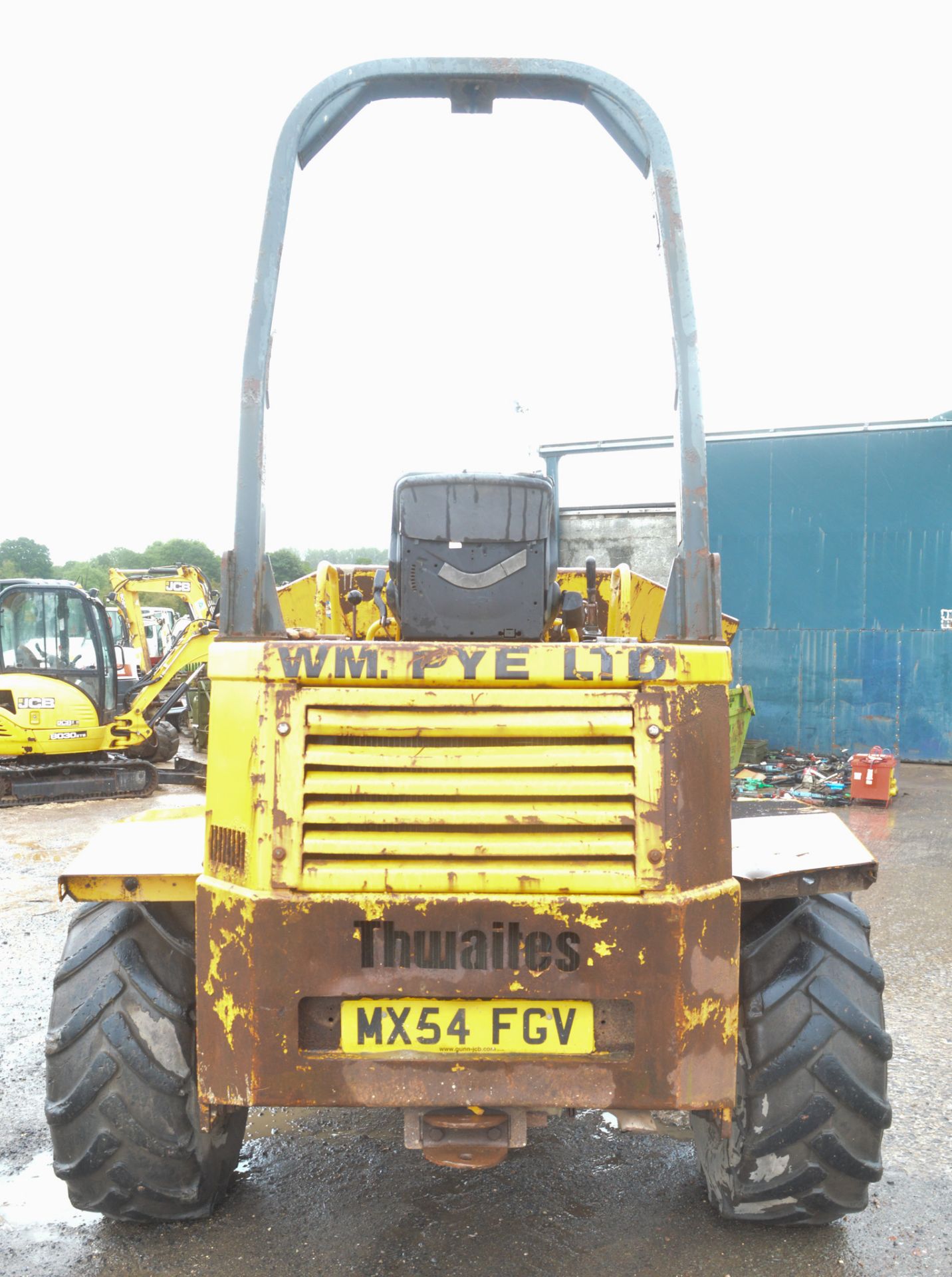 Thwaites 6 tonne swivel skip dumper  Year: 2004 S/N: A4536 - Image 5 of 13