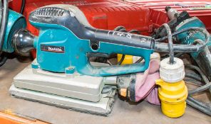 Makita 110v sander A720180