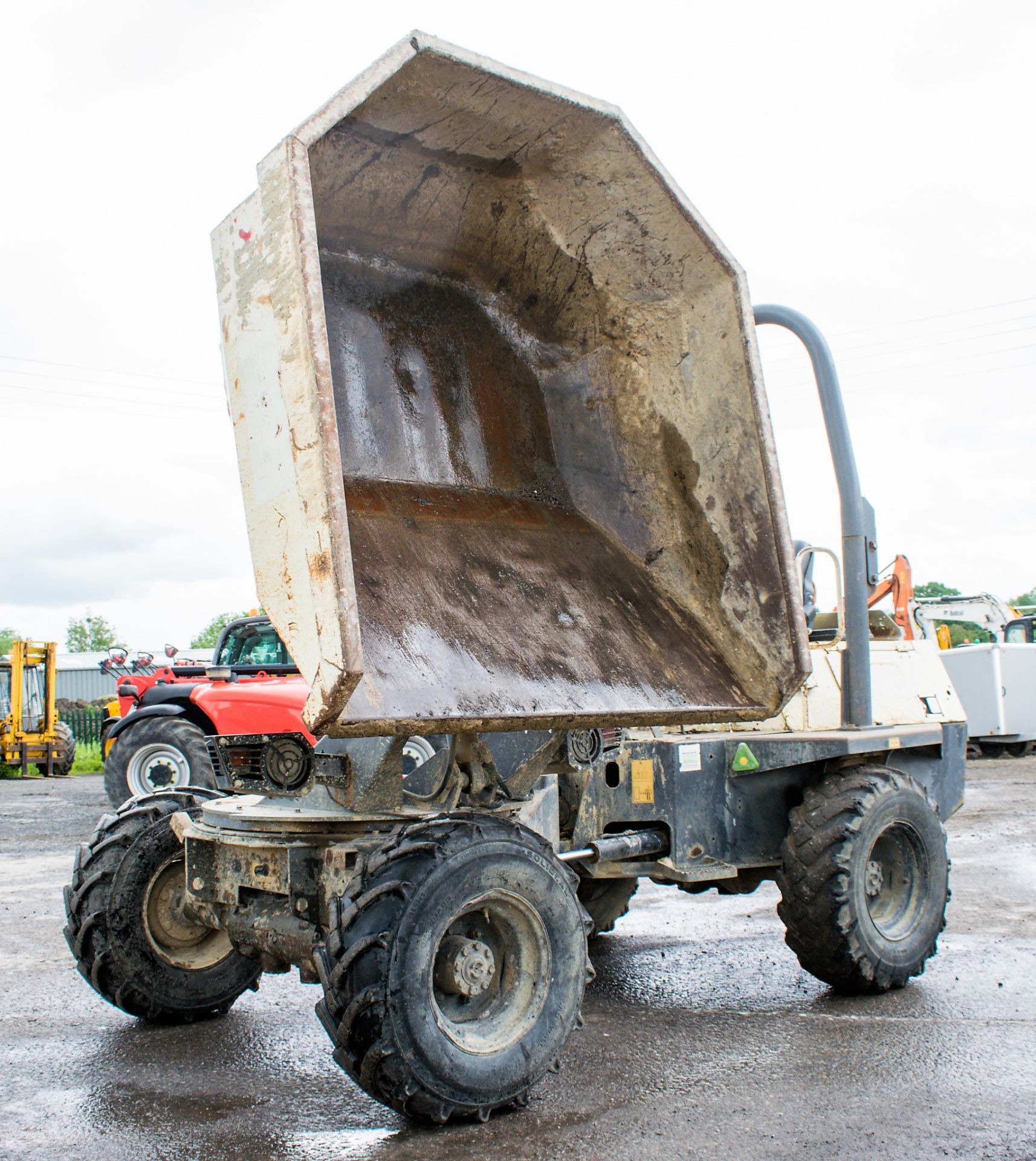 Terex 3 tonne swivel skip dumper Year: 2006 S/N: E603FS098 Recorded Hours: 3494 D1286 - Image 7 of 15