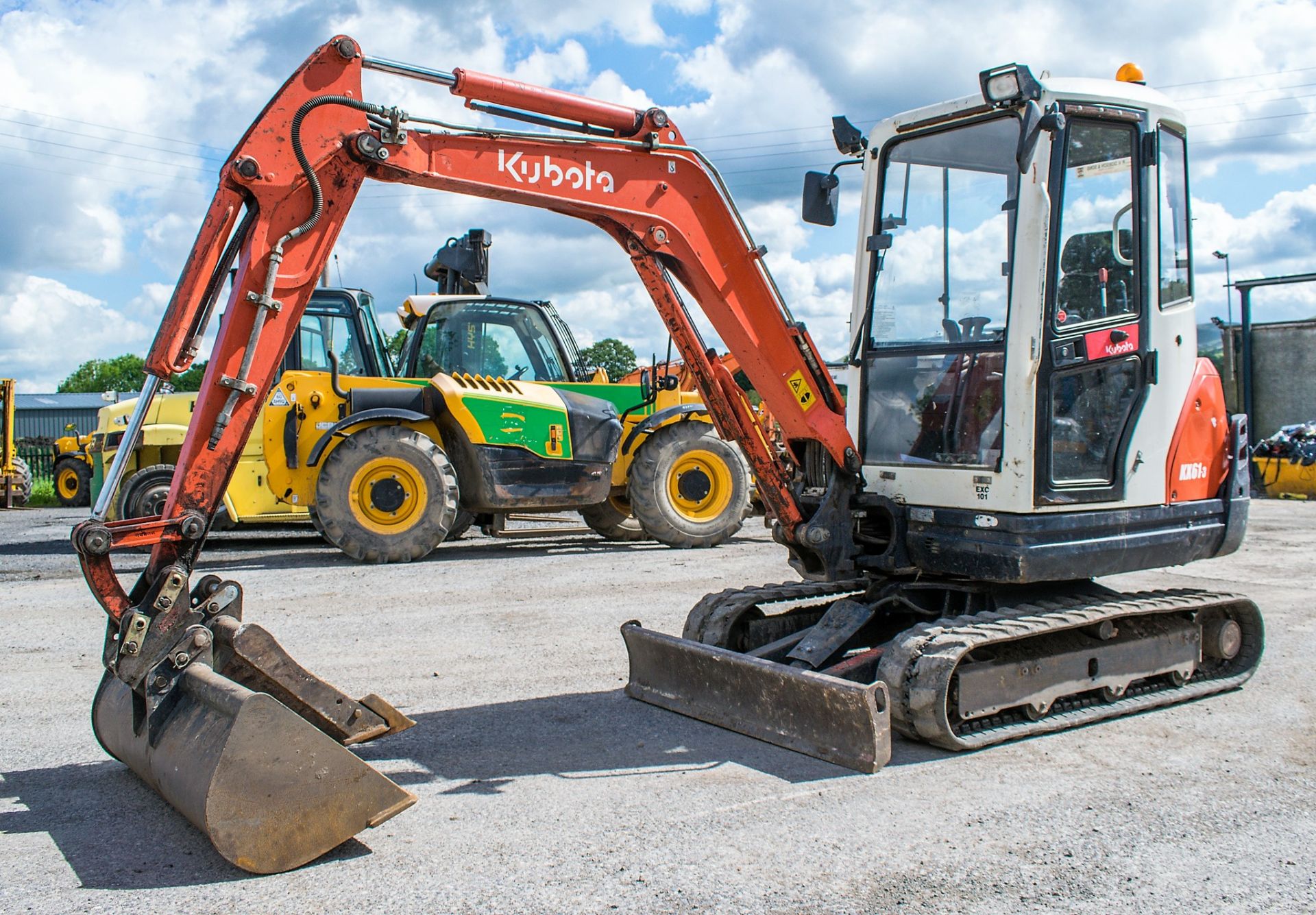 Kubota KX61-3 2.6 tonne rubber tacked mini excavator Year: 2012 S/N: 79095 Recorded Hours: 3287