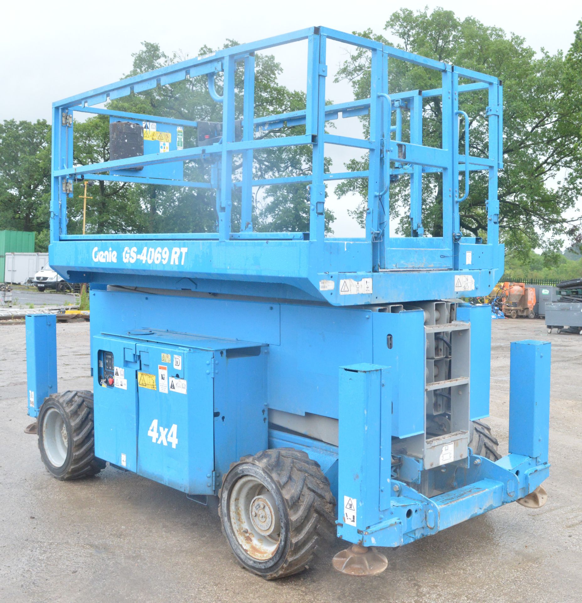 Genie GS4069 RT 4 wheel drive diesel driven scissor lift  Year: 2013 S/N:6912-456 Rec hours: 1621 - Image 2 of 10