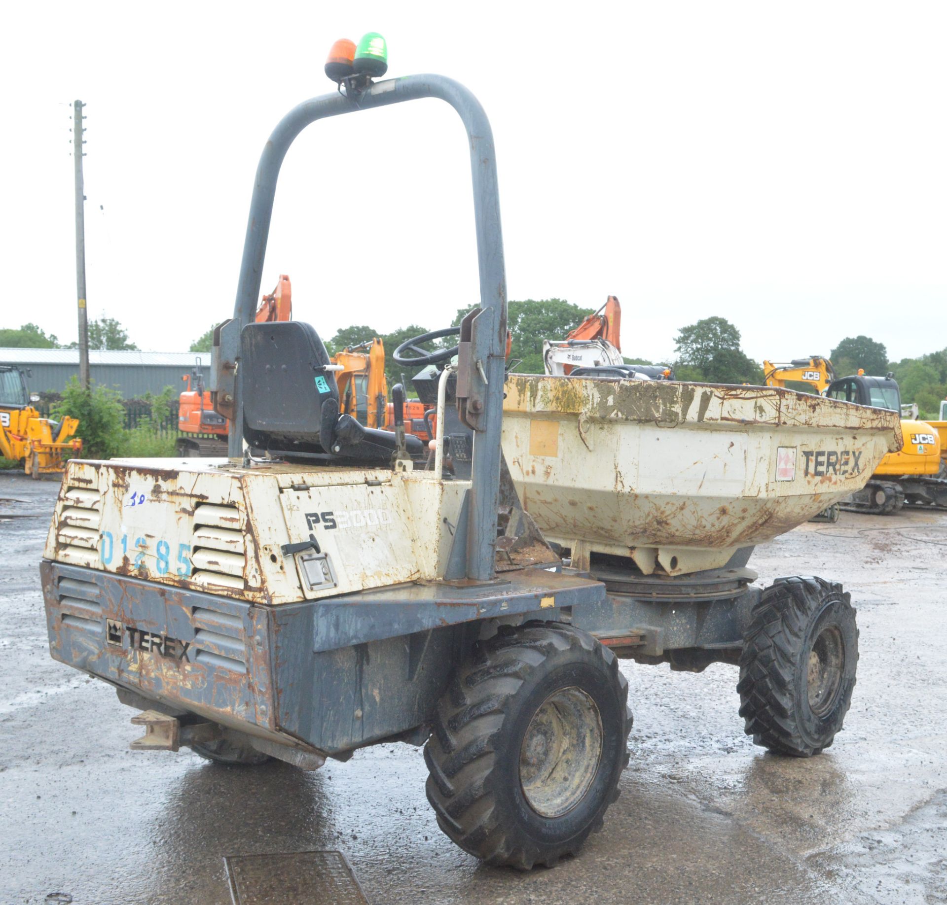 Terex 3 tonne swivel skip dumper  Year: 2006 S/N: E603FS040 Rec Hours: 3403 1285 - Image 6 of 14