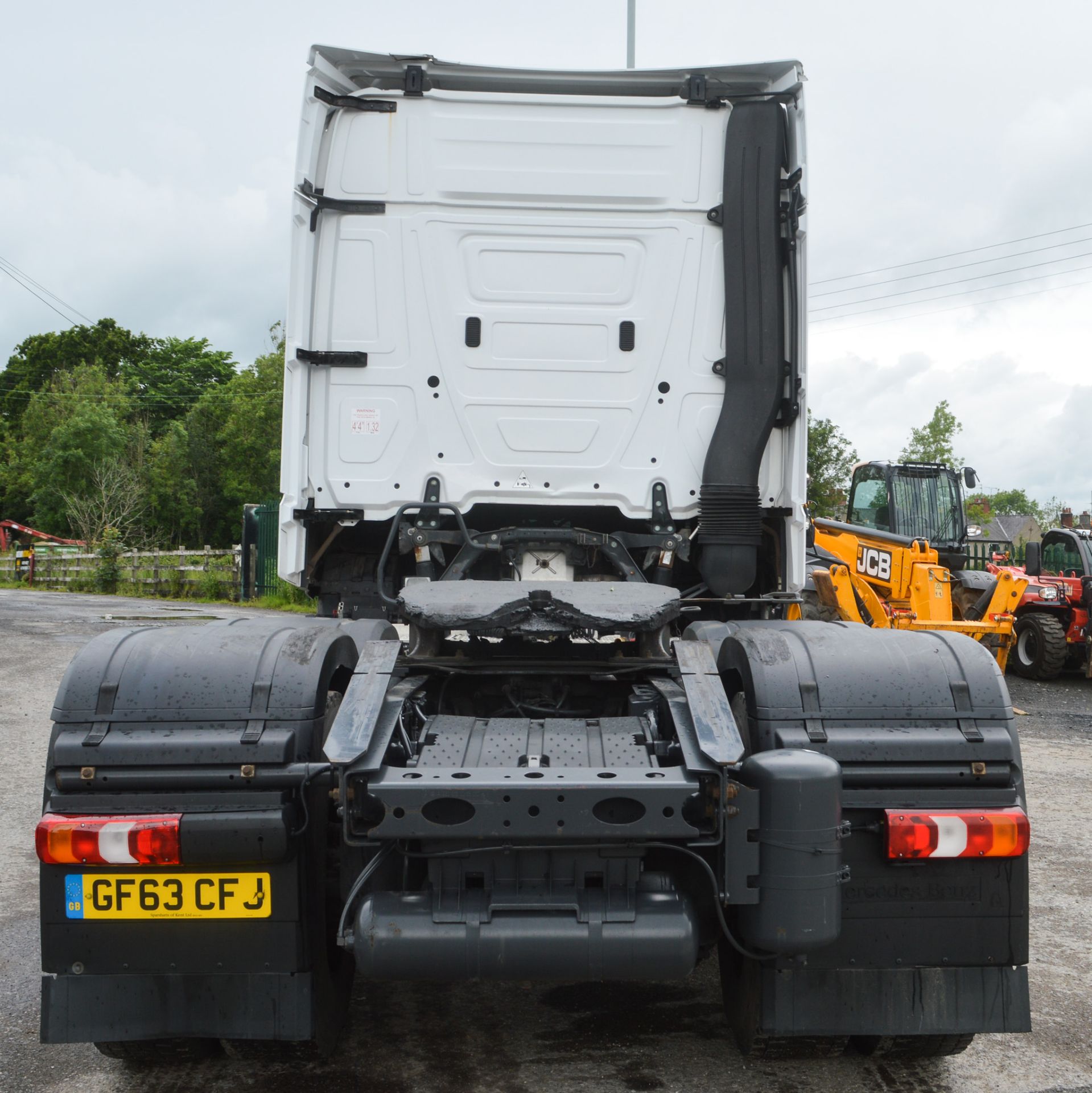 Mercedes Benz Actros 2545 6 x 2 tractor unit Reg No: GF63CFS Recorded Miles: 336564 MOT Expires: 30 - Image 5 of 17