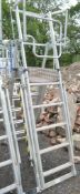 Youngman aluminium step ladder/podium A694397