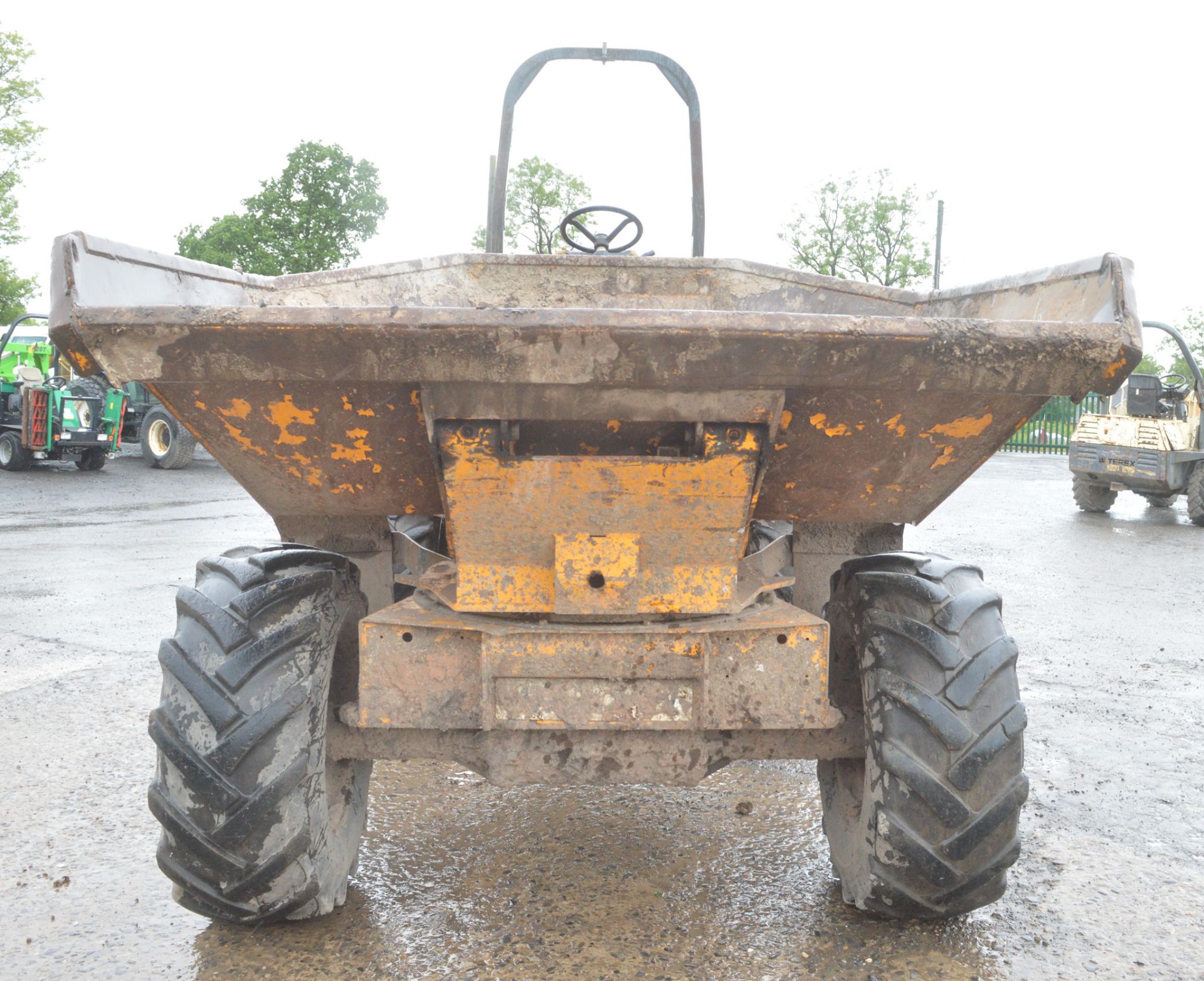 Thwaites 6 tonne swivel skip dumper  Year: 2004 S/N: A4536 - Image 3 of 13