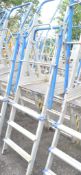 Clow aluminium step ladder/podium A667985