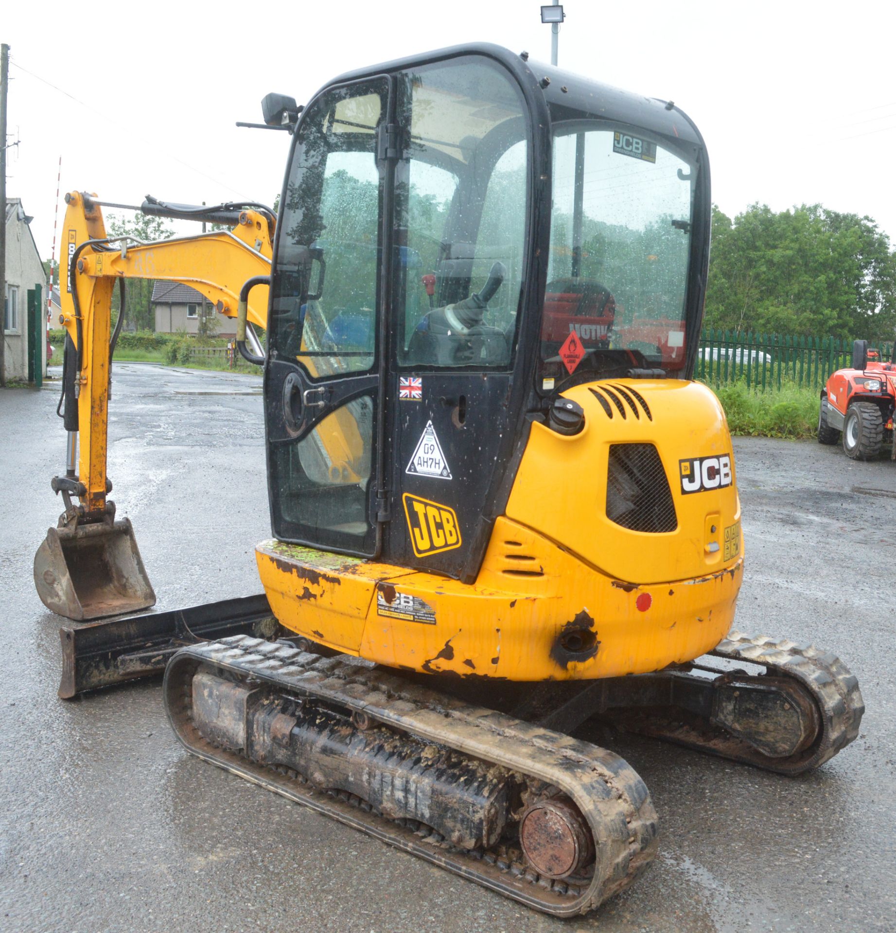 JCB 8030 ZTS 3 tonne rubber tracked mini excavator  Year: 2013 S/N: 2021838 Rec Hours: 2634 c/w - Image 2 of 11